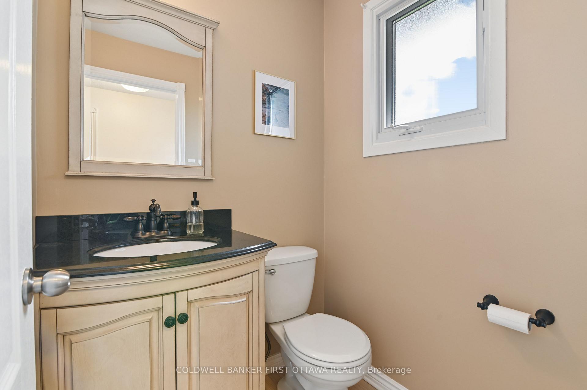 Photo 4 of 1868 Markwell Crescent, Ottawa, Chateauneuf — HOMEH