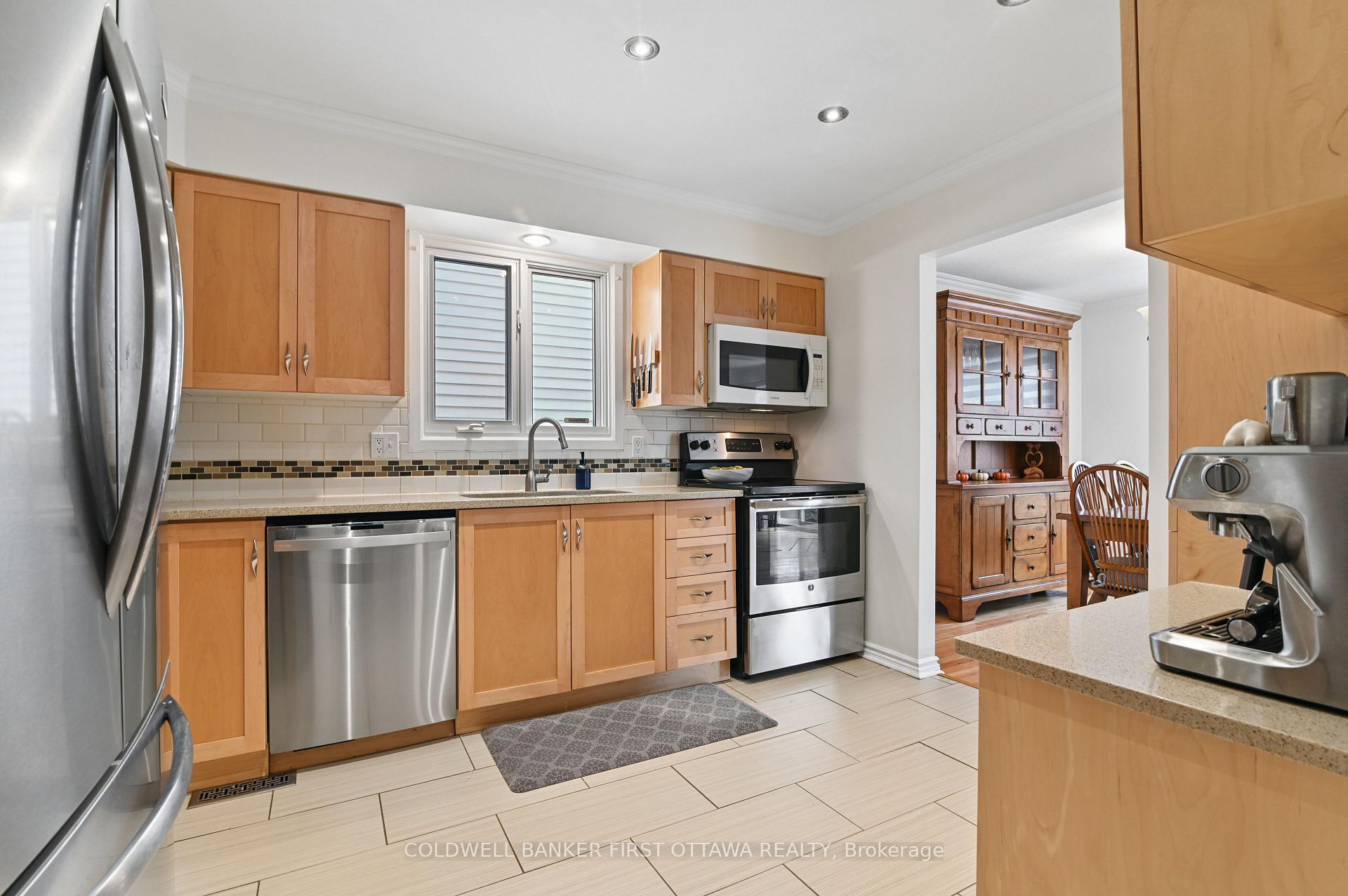 Photo 6 of 1868 Markwell Crescent, Ottawa, Chateauneuf — HOMEH