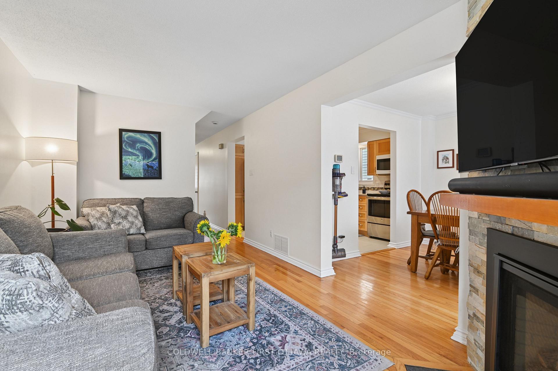 Photo 11 of 1868 Markwell Crescent, Ottawa, Chateauneuf — HOMEH