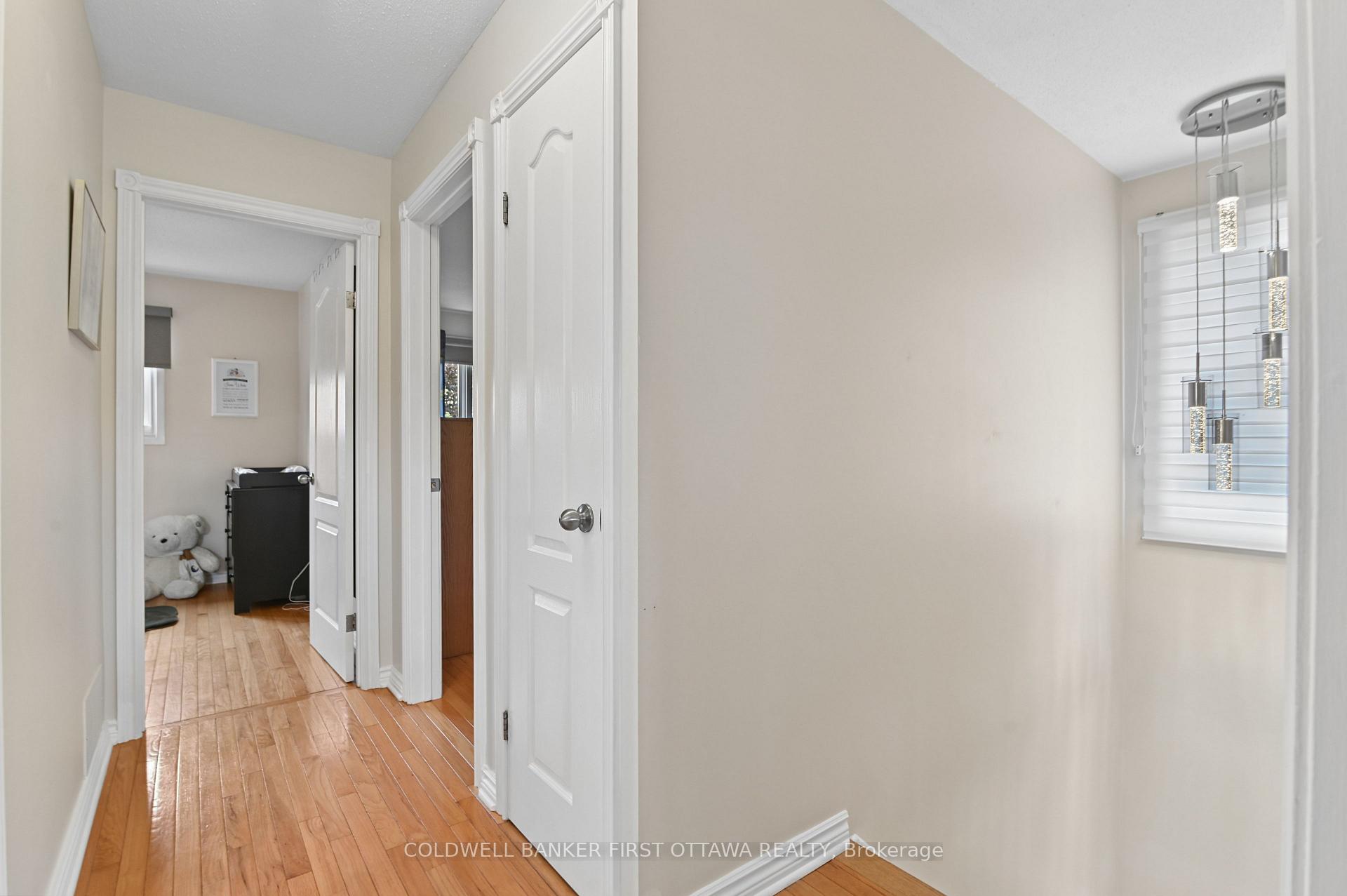 Photo 13 of 1868 Markwell Crescent, Ottawa, Chateauneuf — HOMEH