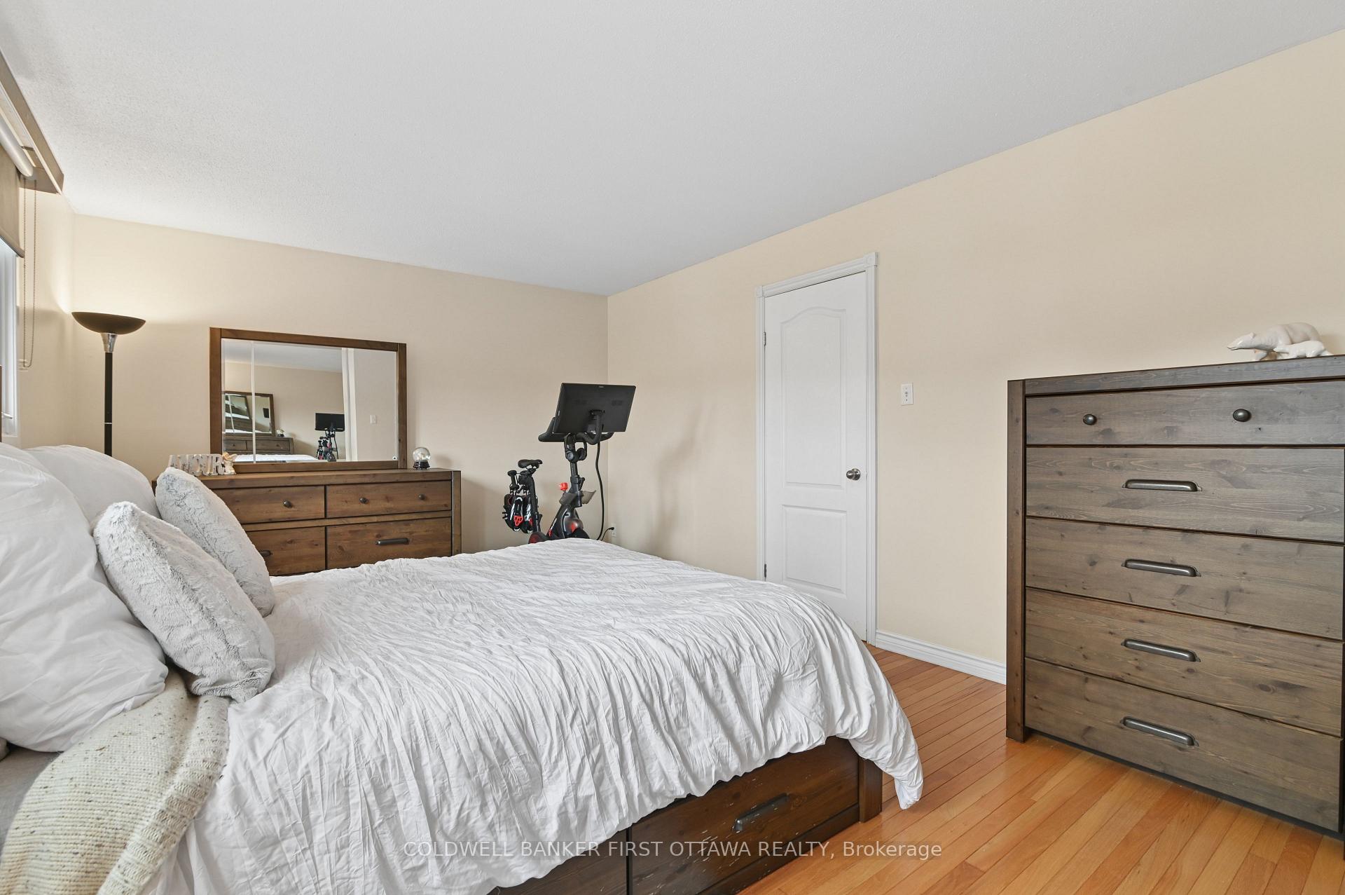 Photo 15 of 1868 Markwell Crescent, Ottawa, Chateauneuf — HOMEH