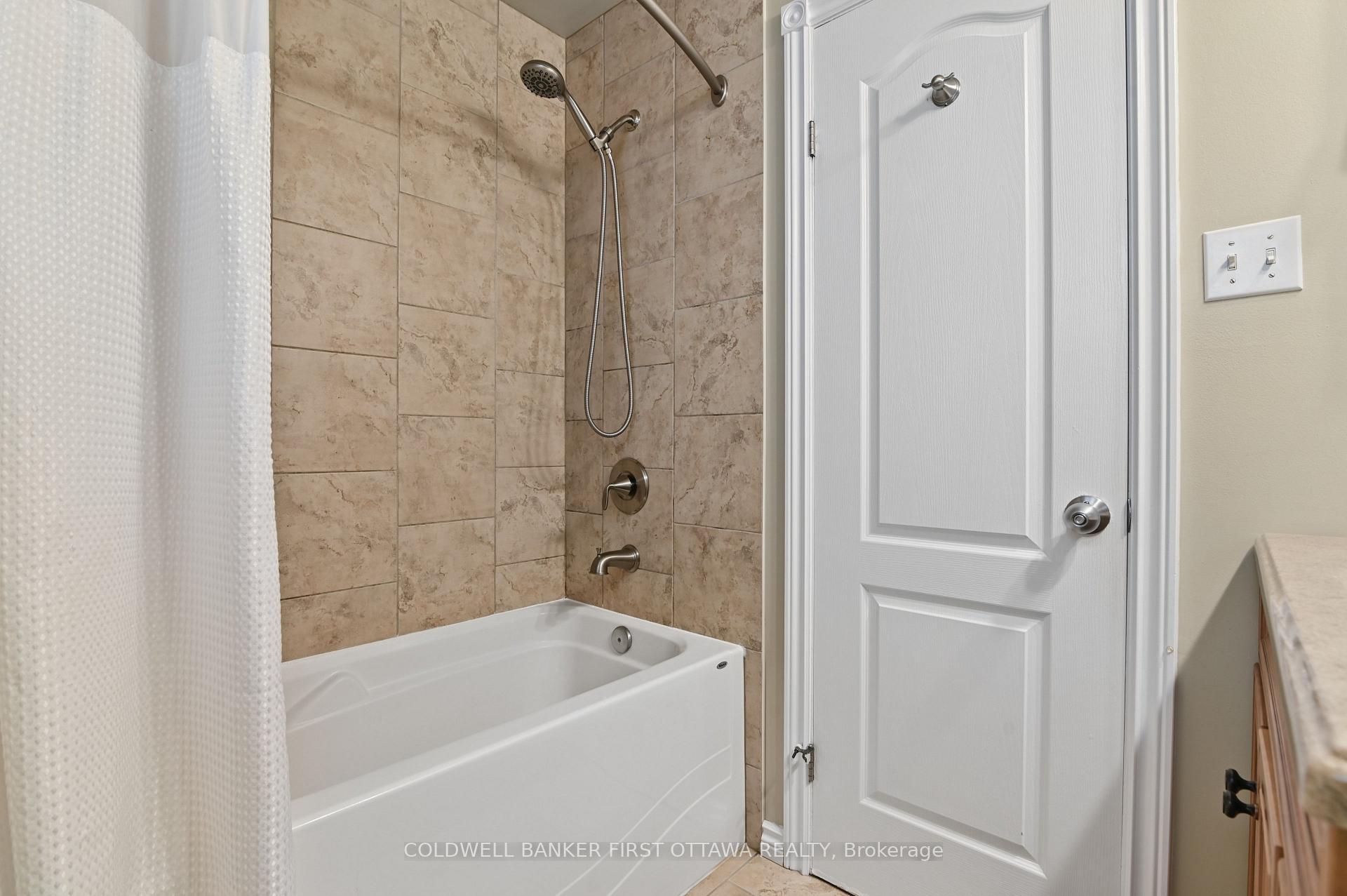 Photo 17 of 1868 Markwell Crescent, Ottawa, Chateauneuf — HOMEH