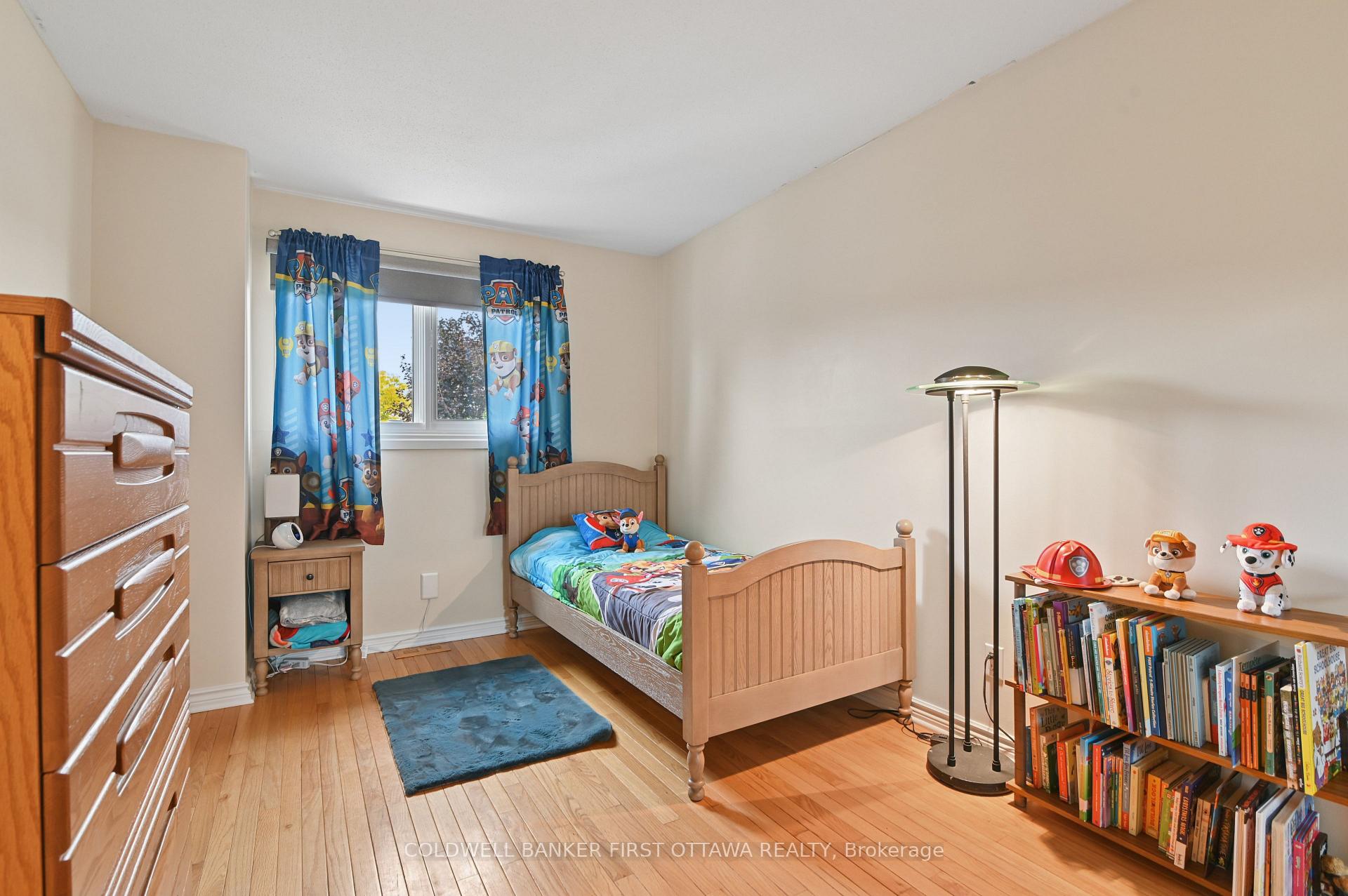 Photo 18 of 1868 Markwell Crescent, Ottawa, Chateauneuf — HOMEH