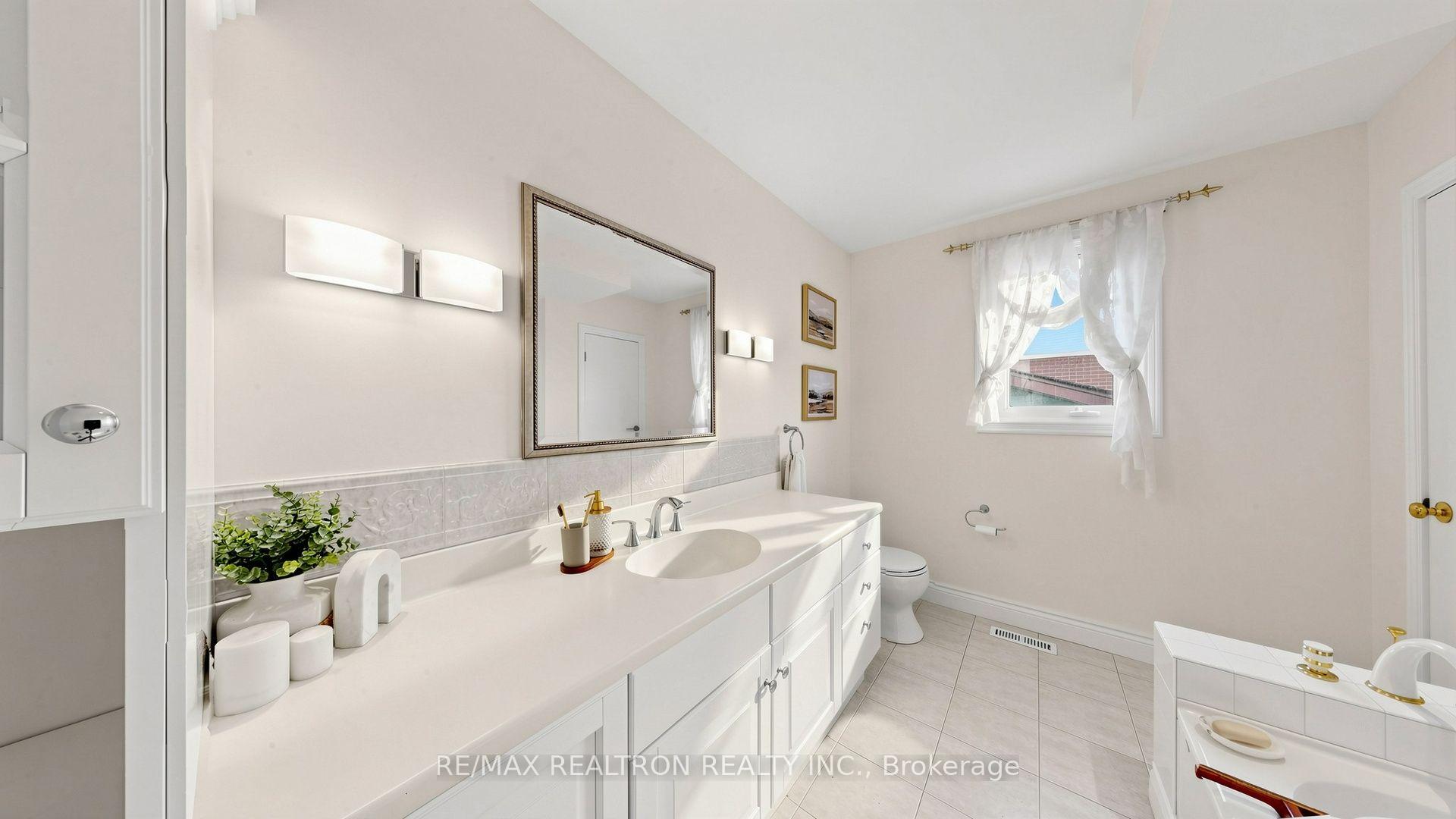 Photo 27 of 54 Dolly Varden Boulevard, Scarborough, Woburn — HOMEH