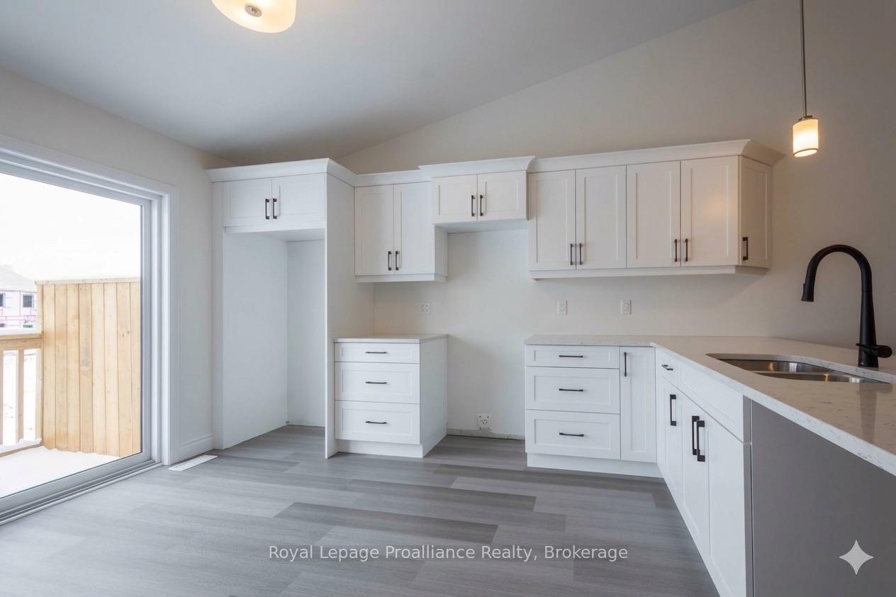 Photo 8 of 119 Farrington Crescent, Prince Edward County, Picton Ward — HOMEH
