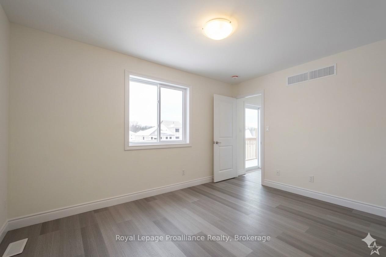Photo 12 of 119 Farrington Crescent, Prince Edward County, Picton Ward — HOMEH