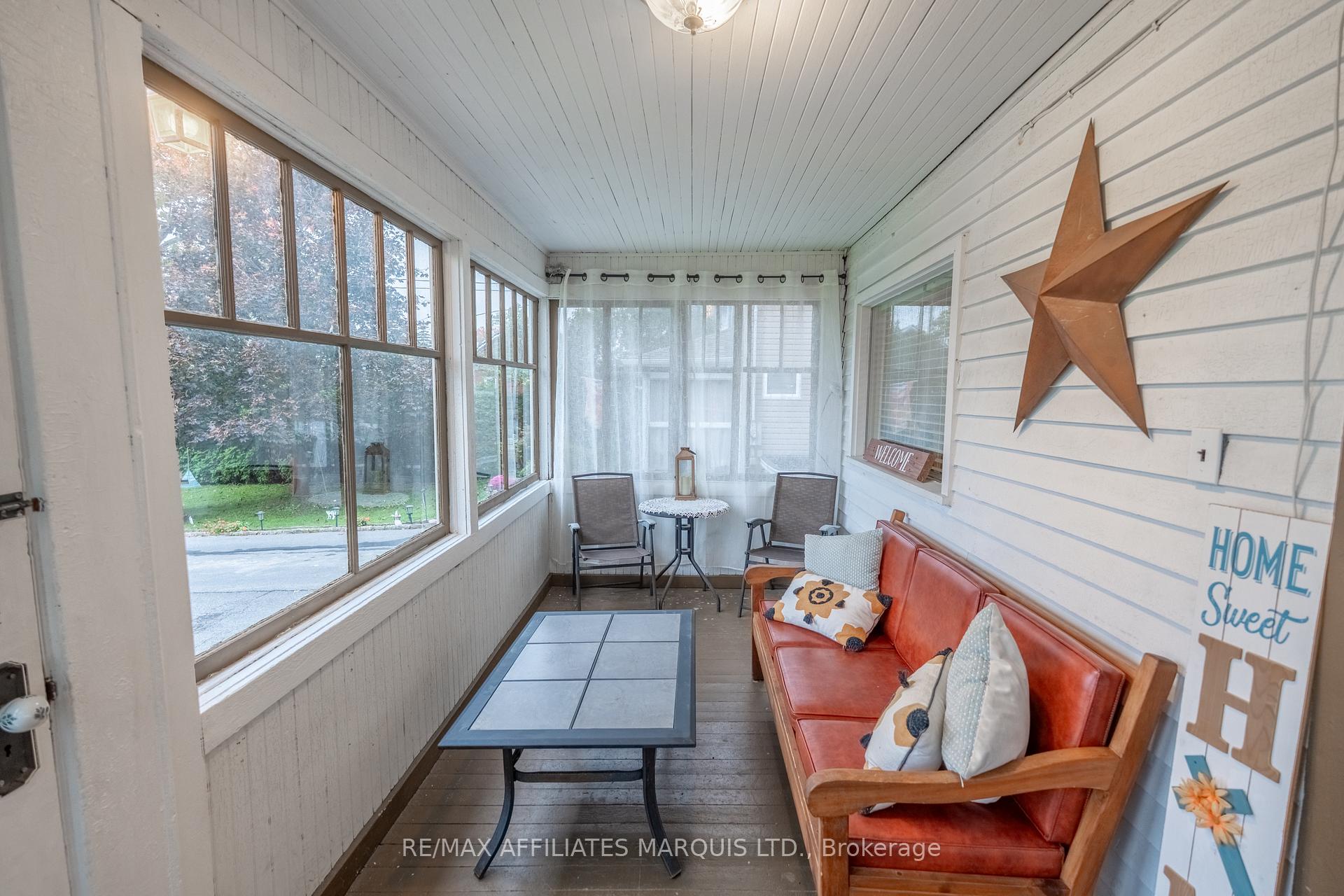 Photo 3 of 311 Fourth Street W, Cornwall, Cornwall — HOMEH
