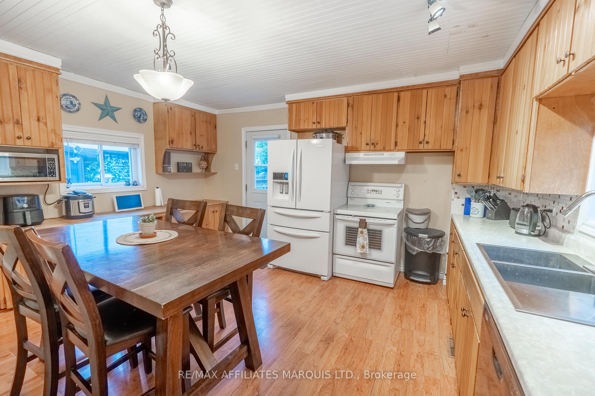 Photo 5 of 311 Fourth Street W, Cornwall, Cornwall — HOMEH