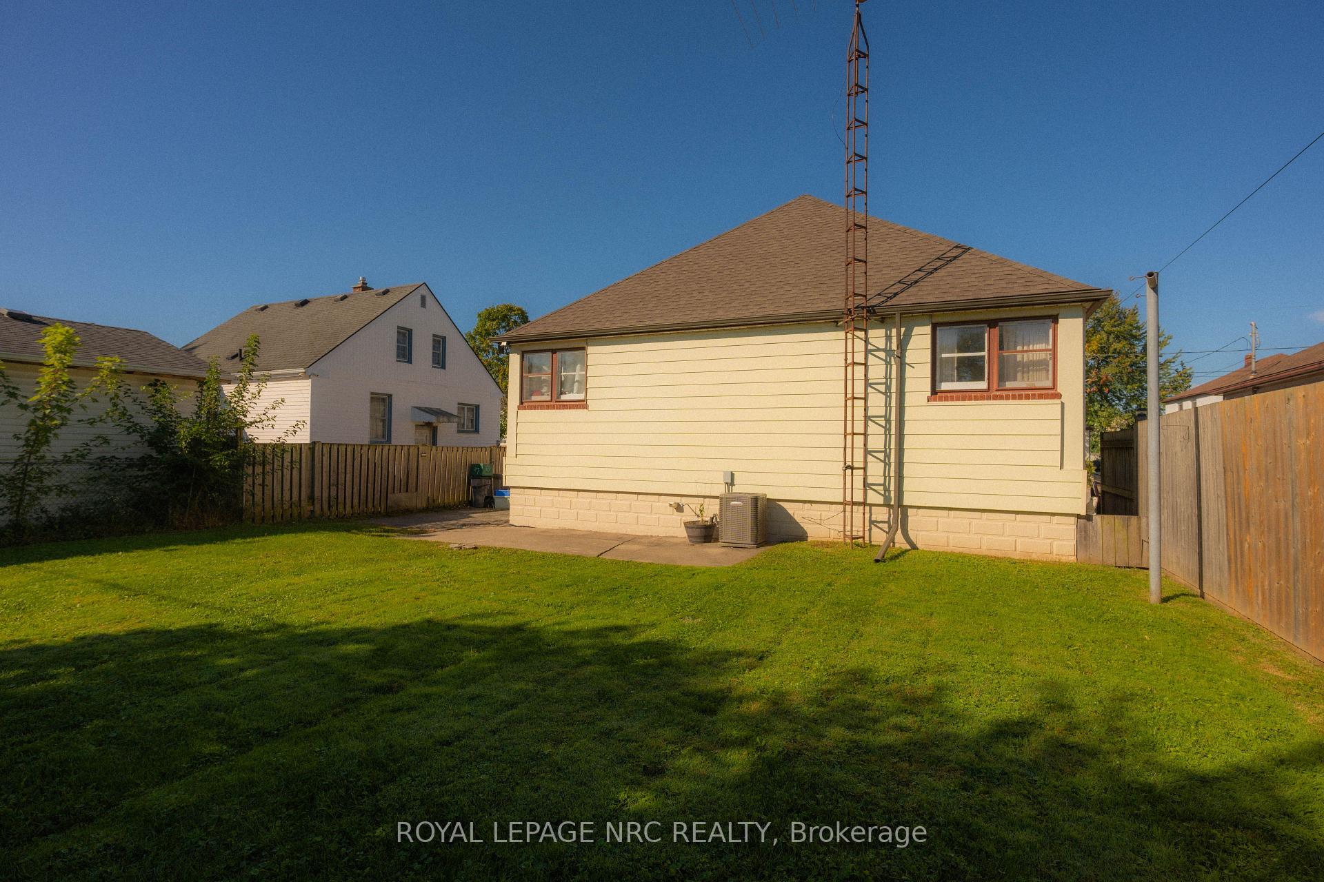 Photo 6 of 56 Lyons Avenue, Welland, Lincoln/Crowland — HOMEH