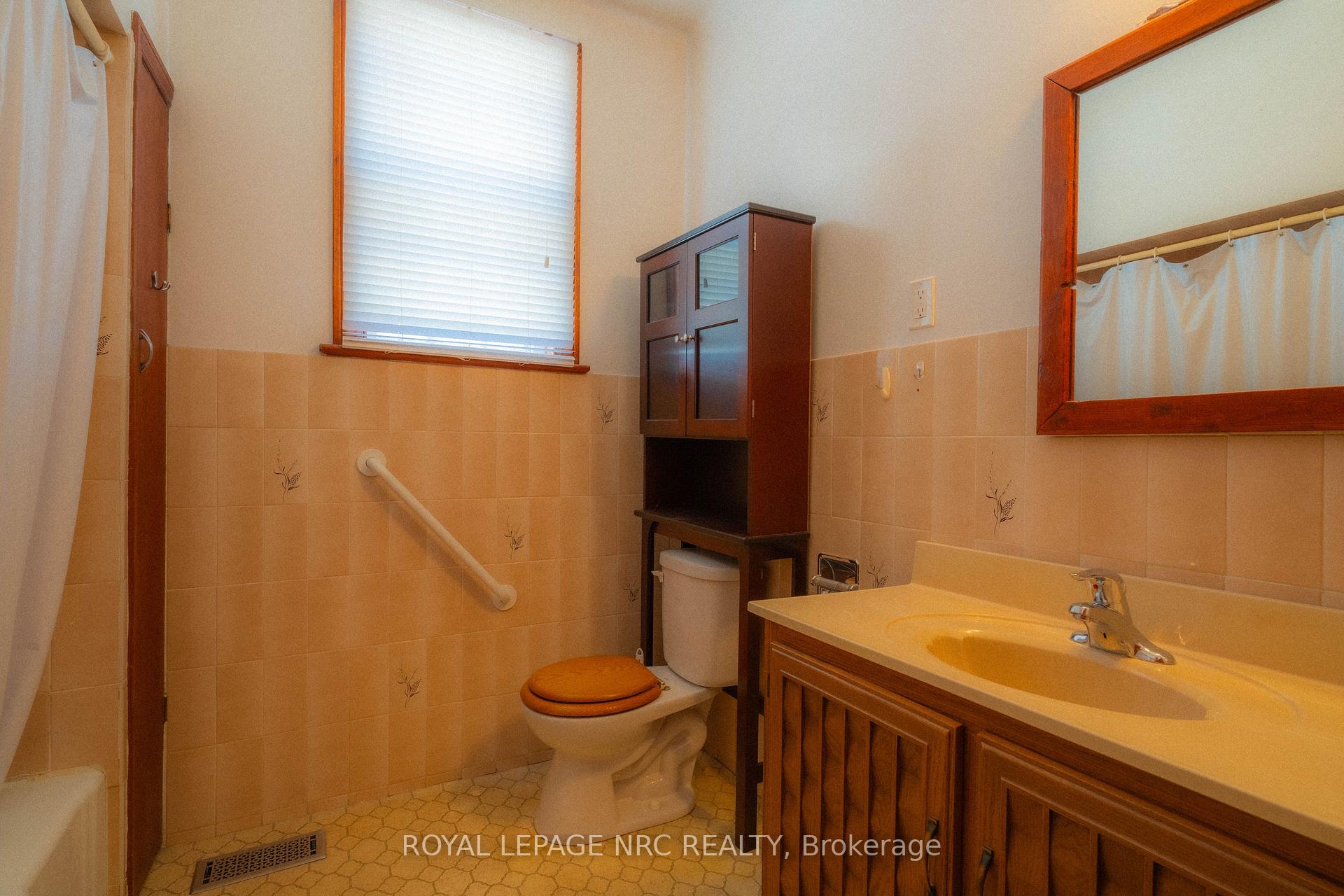 Photo 22 of 56 Lyons Avenue, Welland, Lincoln/Crowland — HOMEH
