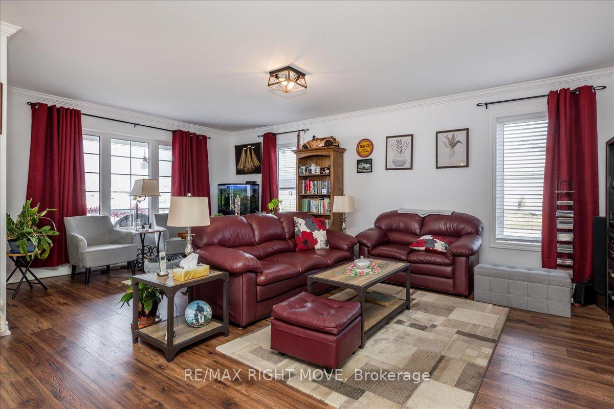 Photo 3 of 1 Sinclair Crescent, Ramara, Atherley — HOMEH