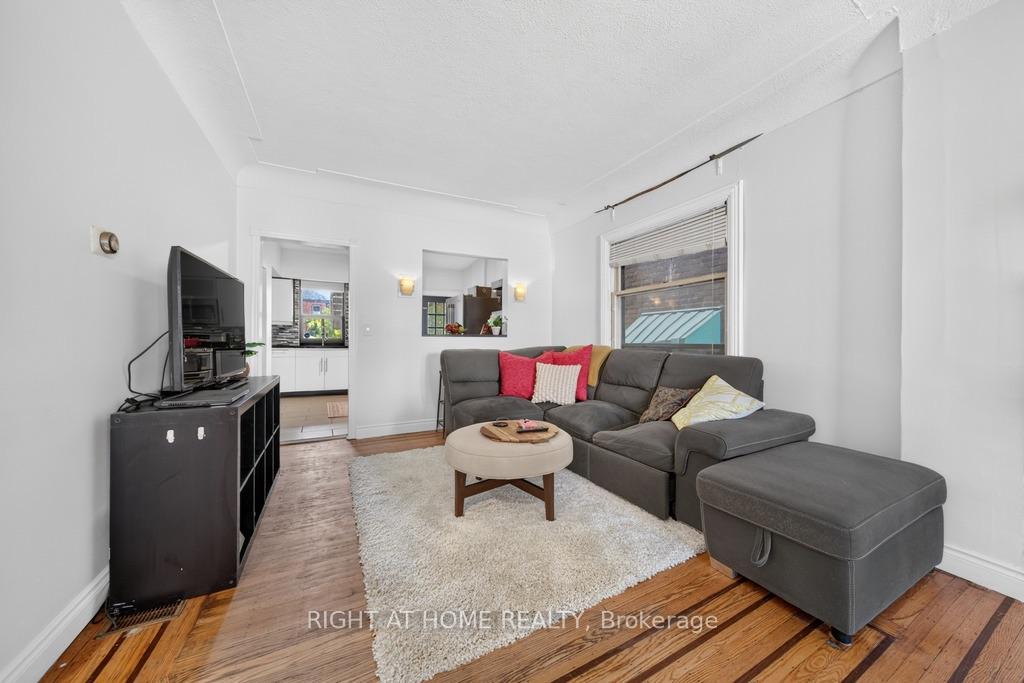 Photo 6 of 36 Sherman Avenue N, Hamilton, Stipley — HOMEH