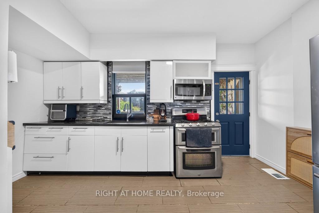 Photo 17 of 36 Sherman Avenue N, Hamilton, Stipley — HOMEH