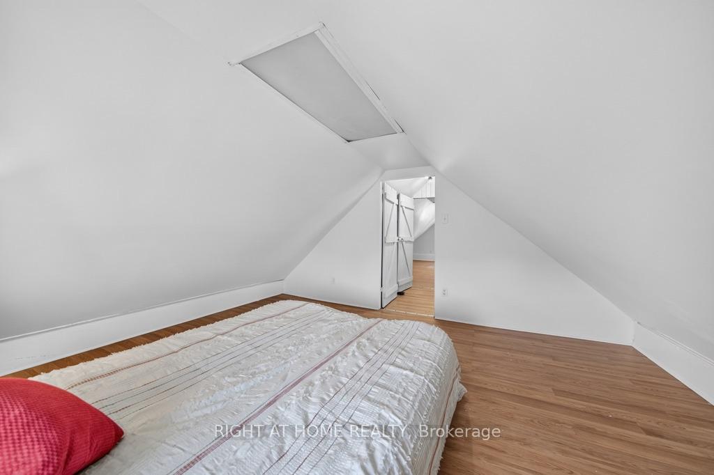 Photo 33 of 36 Sherman Avenue N, Hamilton, Stipley — HOMEH