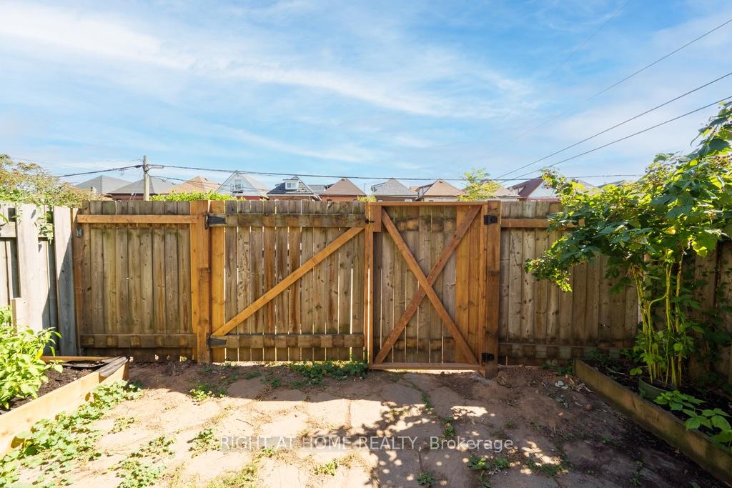 Photo 46 of 36 Sherman Avenue N, Hamilton, Stipley — HOMEH