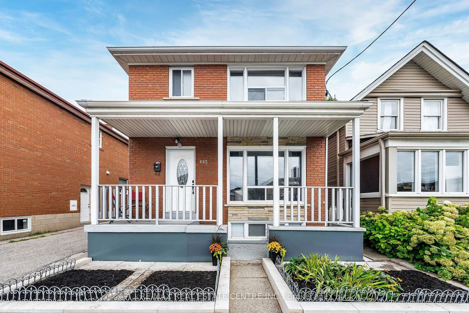 Photo of 665 Jane Street