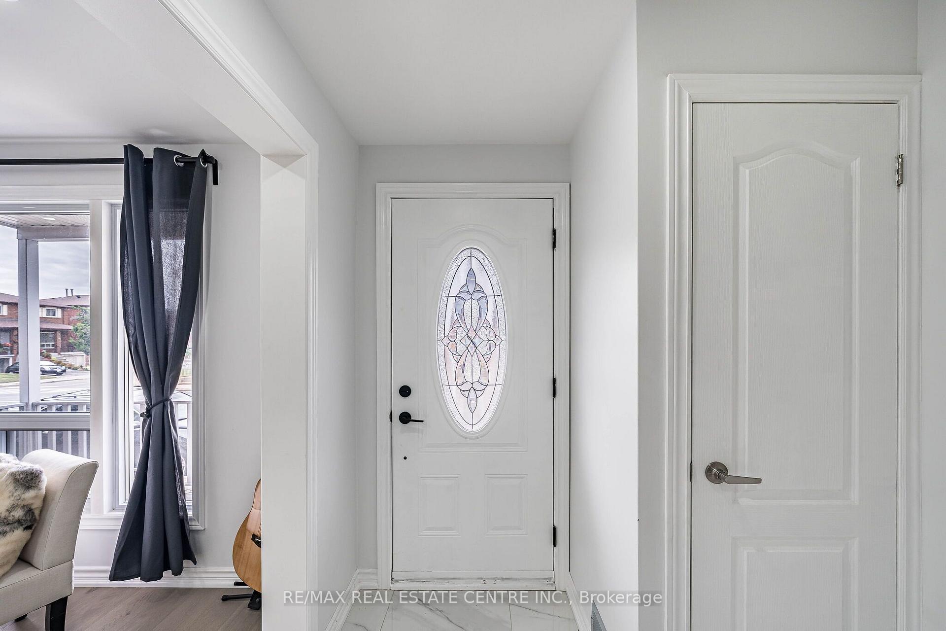 Photo 6 of 665 Jane Street, Toronto, Rockcliffe-Smythe — HOMEH
