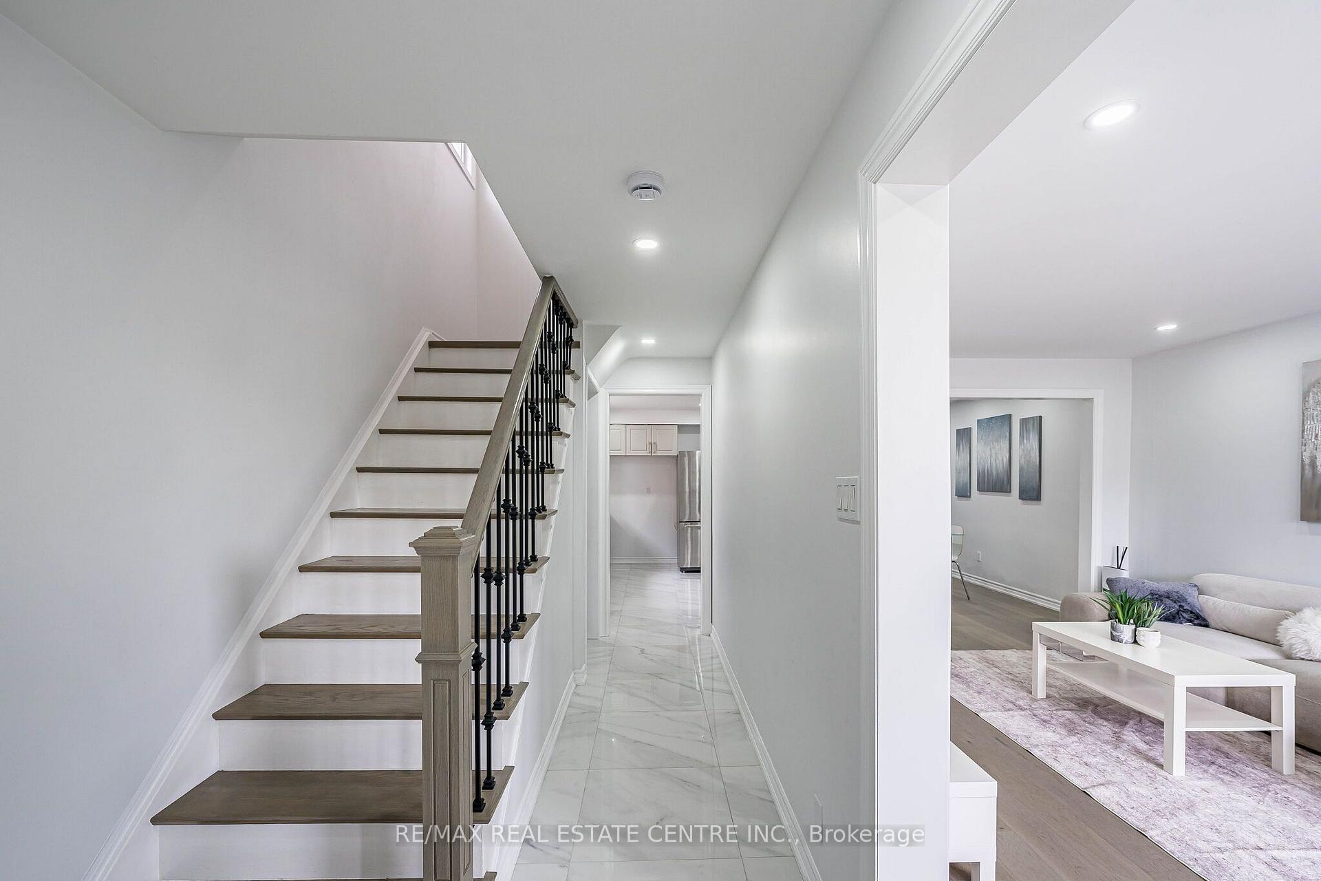 Photo 7 of 665 Jane Street, Toronto, Rockcliffe-Smythe — HOMEH