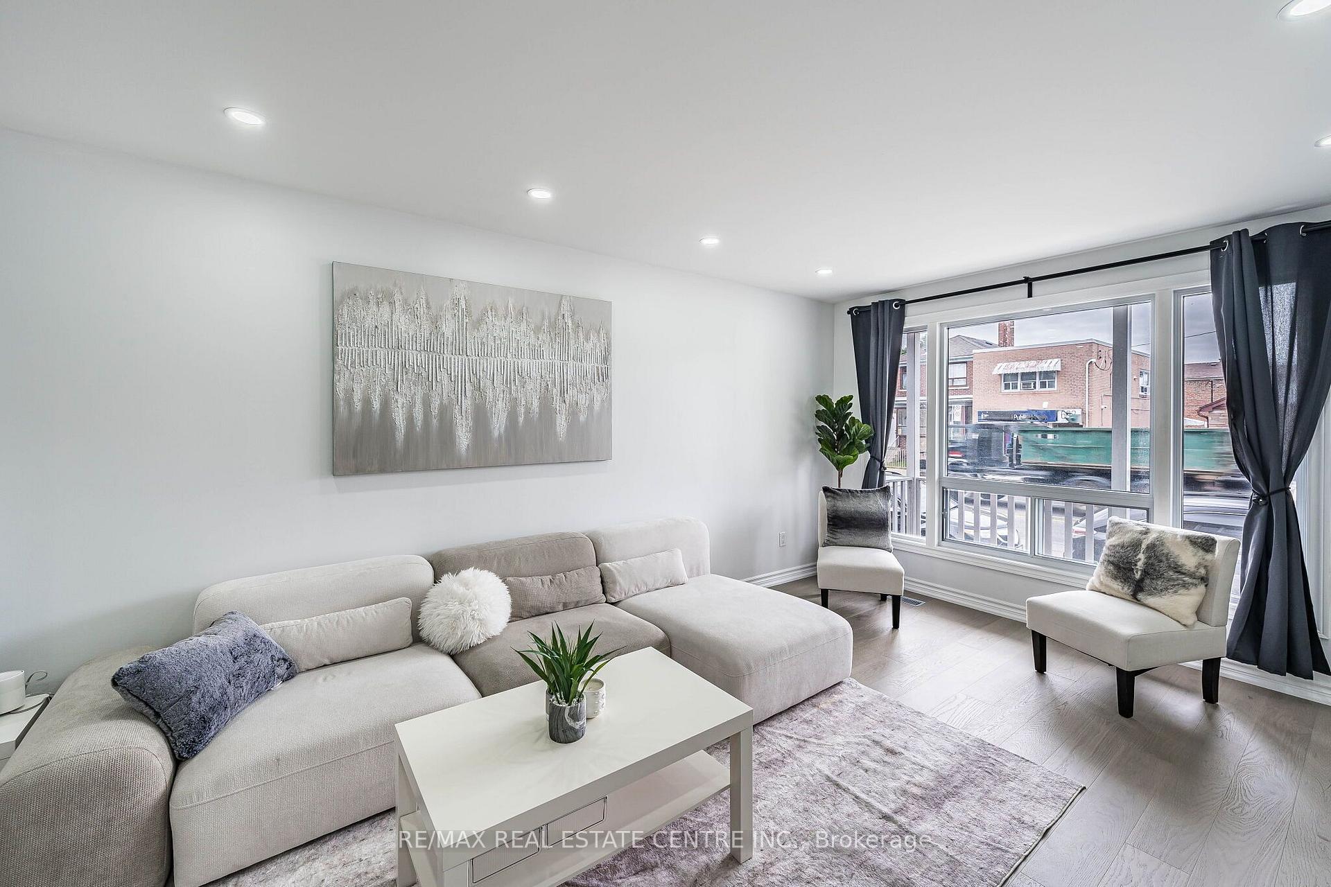 Photo 10 of 665 Jane Street, Toronto, Rockcliffe-Smythe — HOMEH