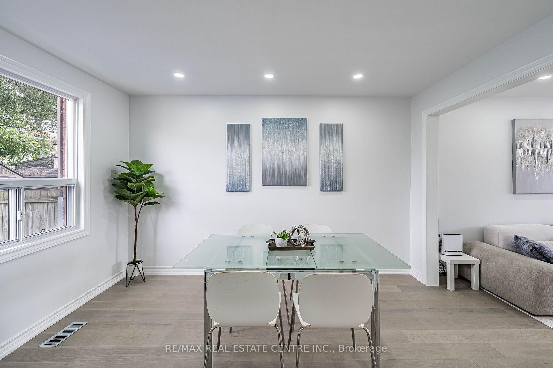 Photo 14 of 665 Jane Street, Toronto, Rockcliffe-Smythe — HOMEH