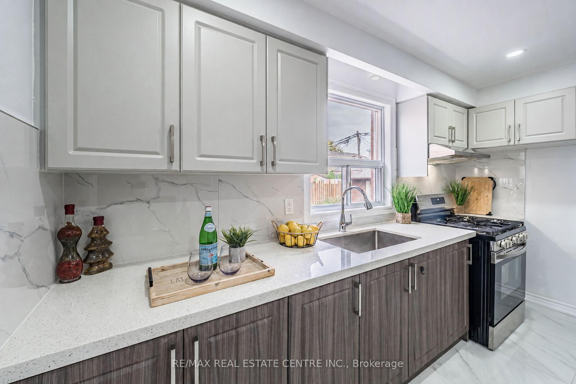 Photo 18 of 665 Jane Street, Toronto, Rockcliffe-Smythe — HOMEH