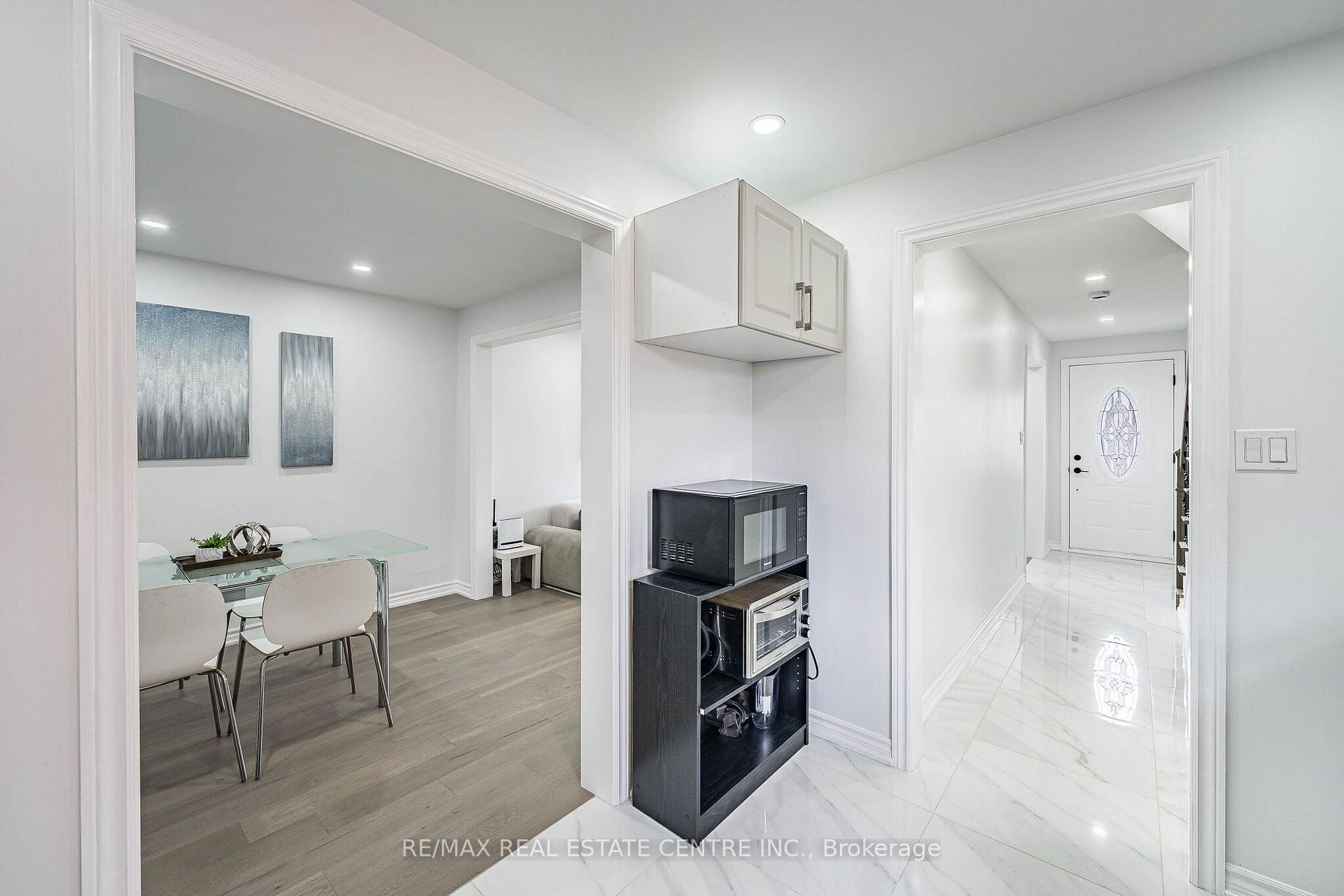 Photo 20 of 665 Jane Street, Toronto, Rockcliffe-Smythe — HOMEH