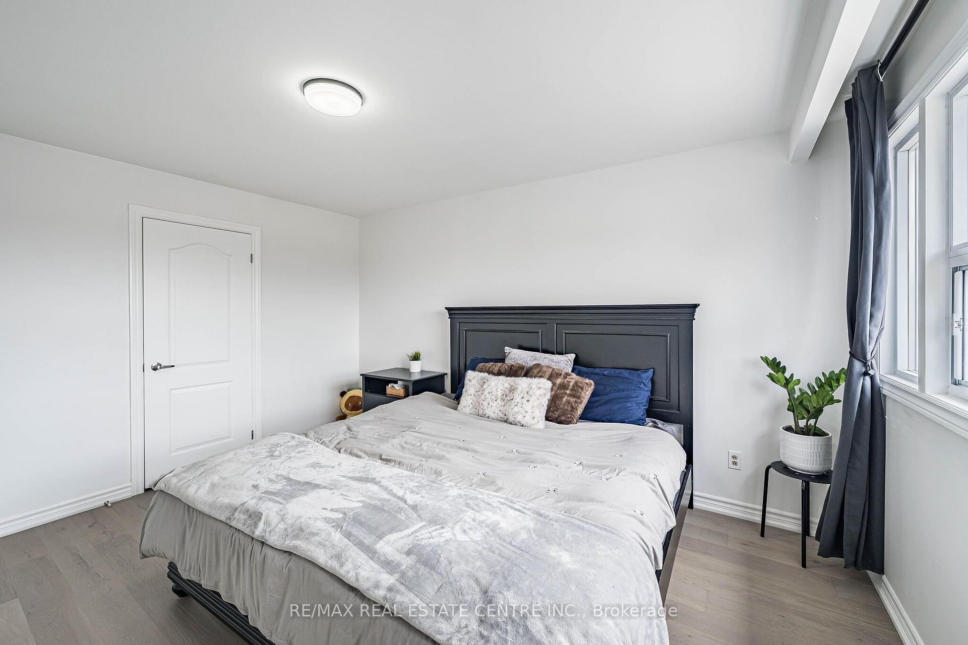 Photo 23 of 665 Jane Street, Toronto, Rockcliffe-Smythe — HOMEH