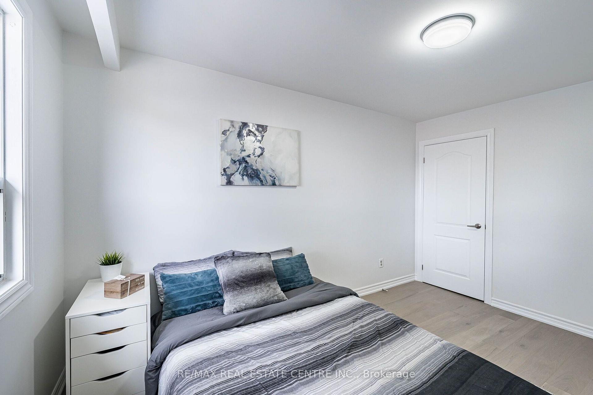 Photo 25 of 665 Jane Street, Toronto, Rockcliffe-Smythe — HOMEH