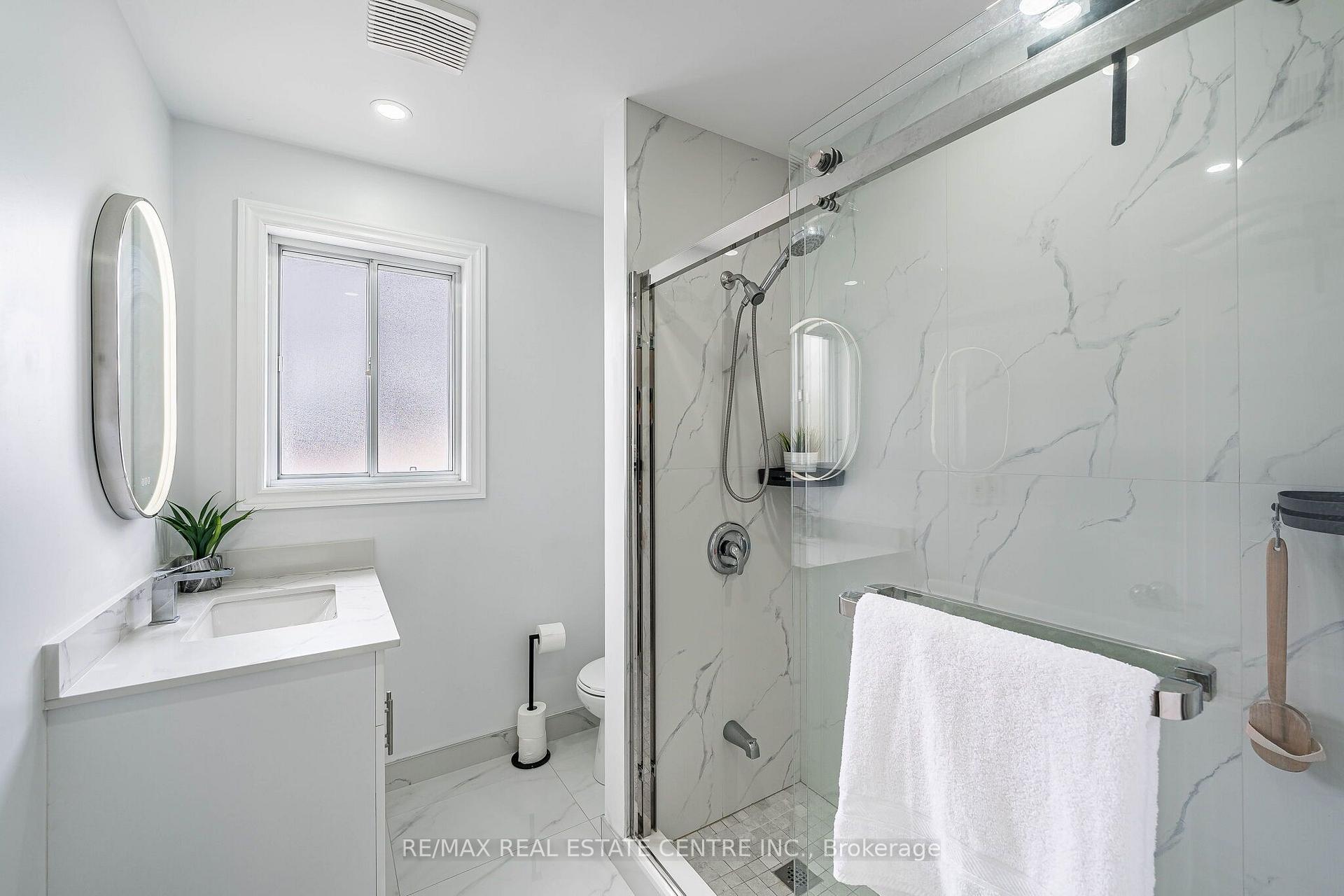 Photo 28 of 665 Jane Street, Toronto, Rockcliffe-Smythe — HOMEH