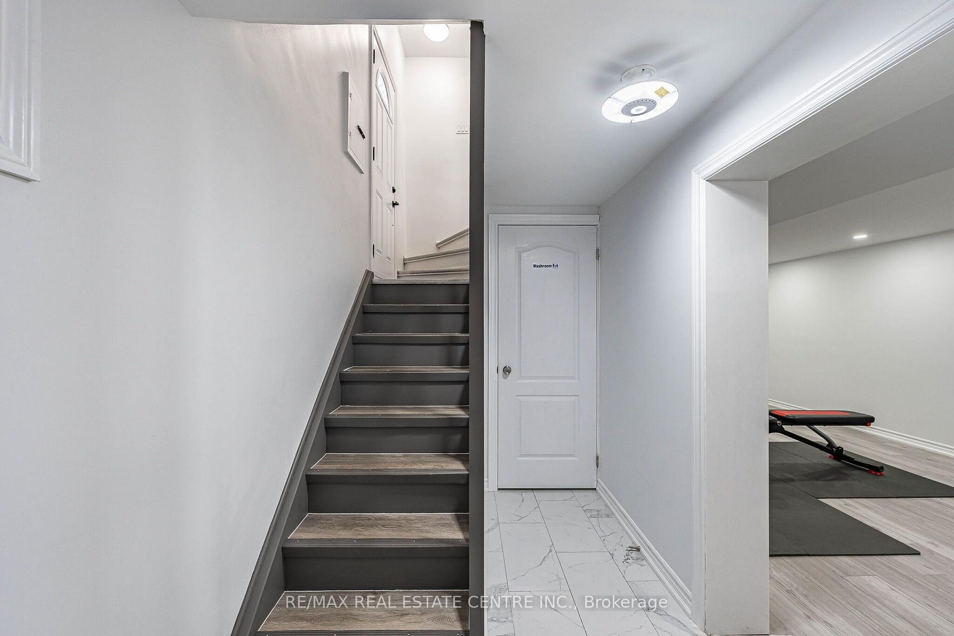 Photo 30 of 665 Jane Street, Toronto, Rockcliffe-Smythe — HOMEH
