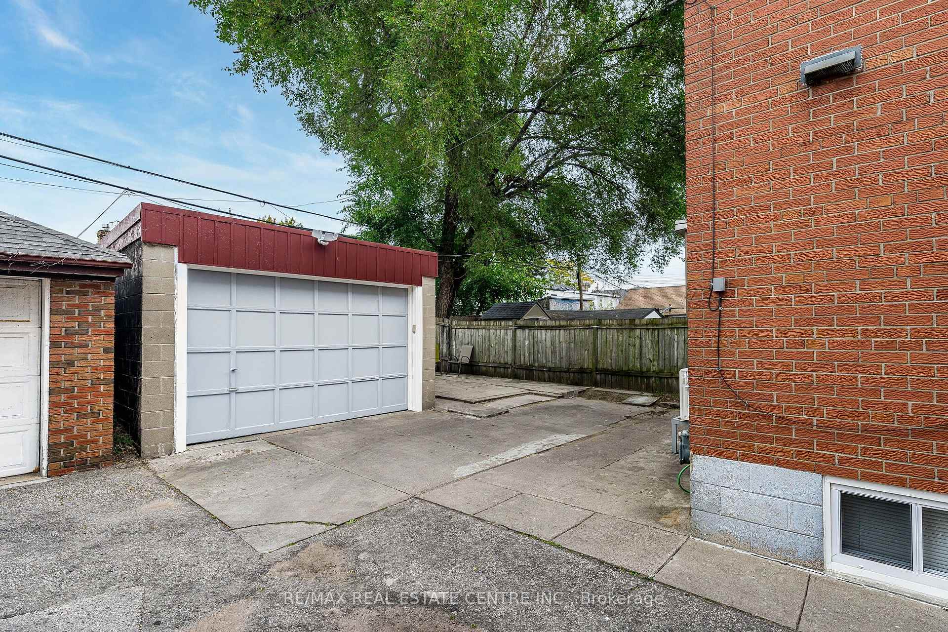 Photo 35 of 665 Jane Street, Toronto, Rockcliffe-Smythe — HOMEH