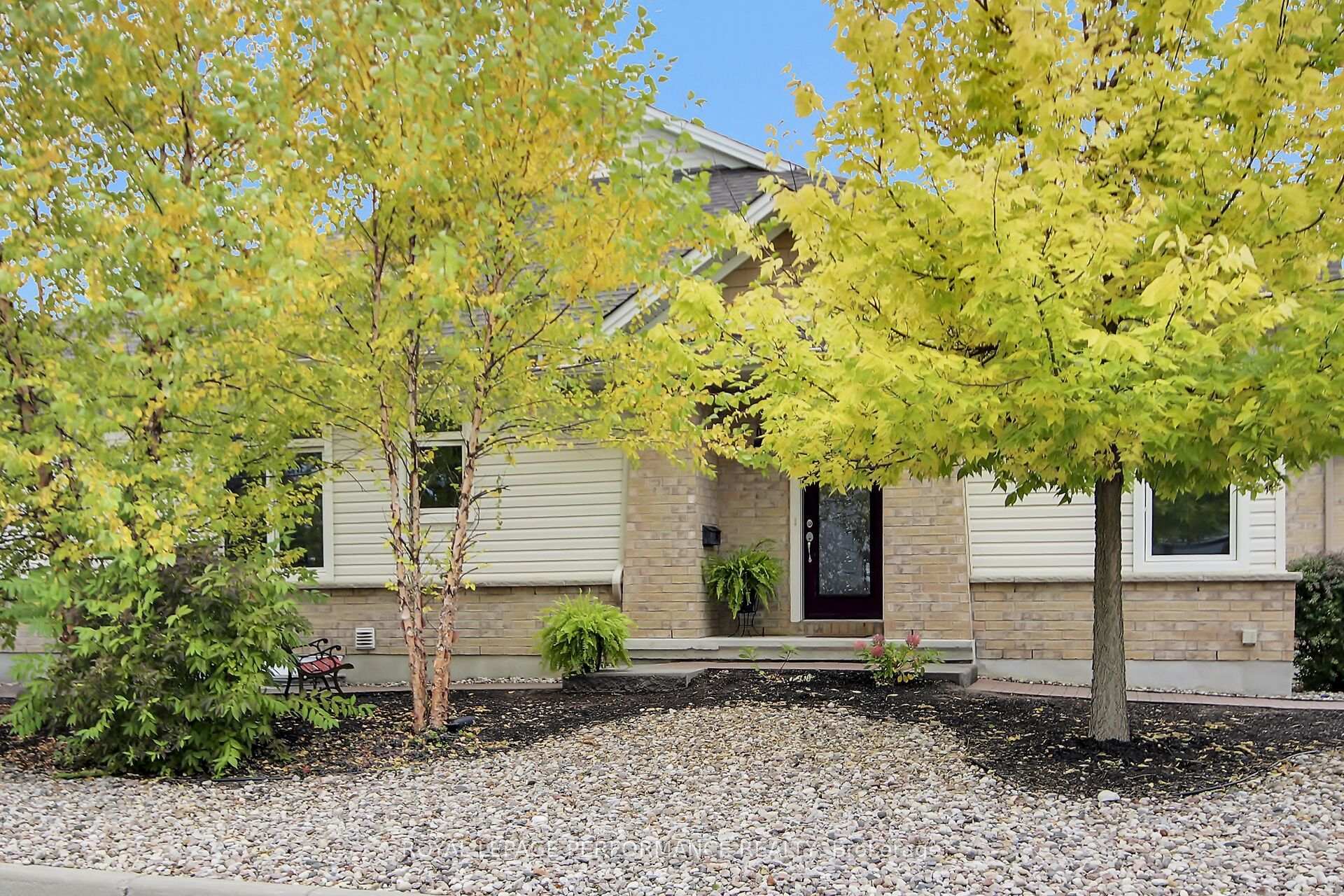 Photo 2 of 522 Silverbell Crescent, Ottawa, Blossom Park/Kemp Park/Findlay Creek — HOMEH