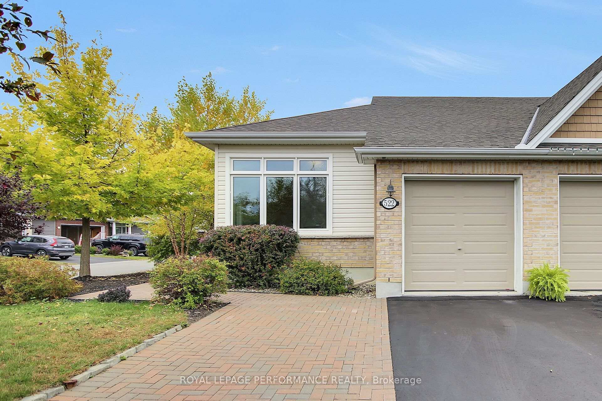 Photo 3 of 522 Silverbell Crescent, Ottawa, Blossom Park/Kemp Park/Findlay Creek — HOMEH