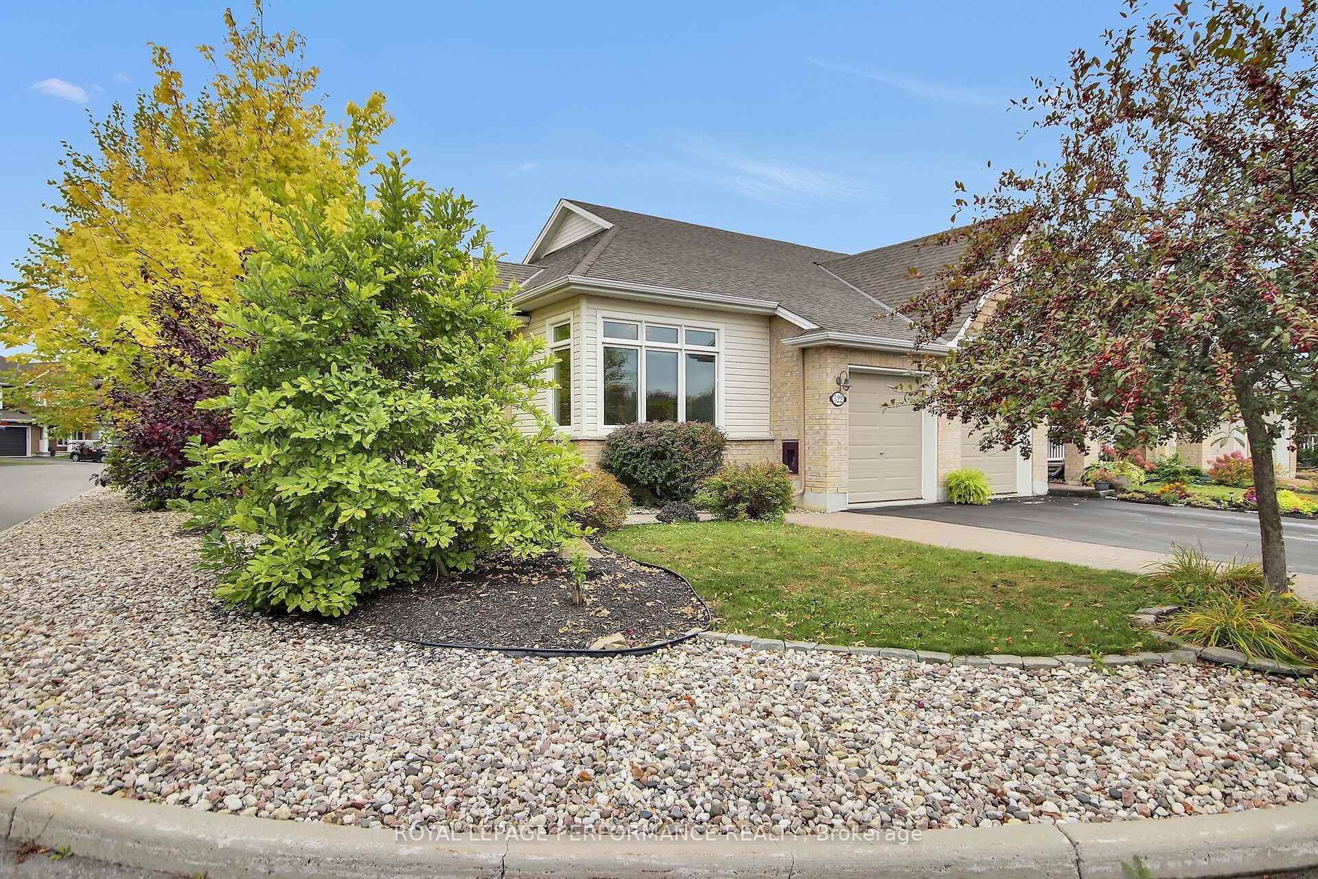 Photo 4 of 522 Silverbell Crescent, Ottawa, Blossom Park/Kemp Park/Findlay Creek — HOMEH