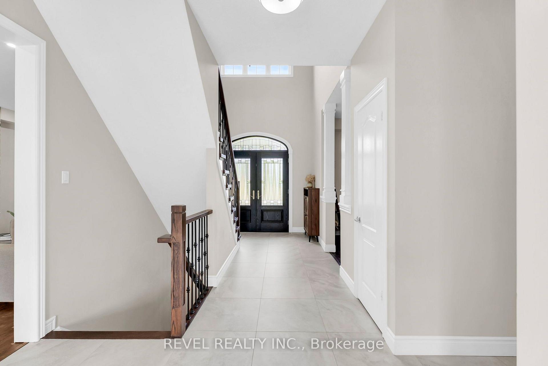 Photo 3 of 14 Devonleigh Drive, Amaranth, Rural Amaranth — HOMEH
