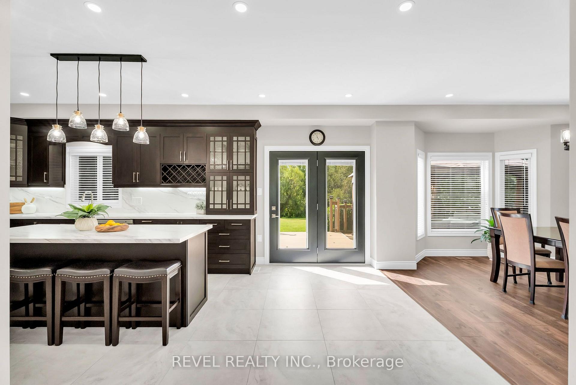 Photo 6 of 14 Devonleigh Drive, Amaranth, Rural Amaranth — HOMEH