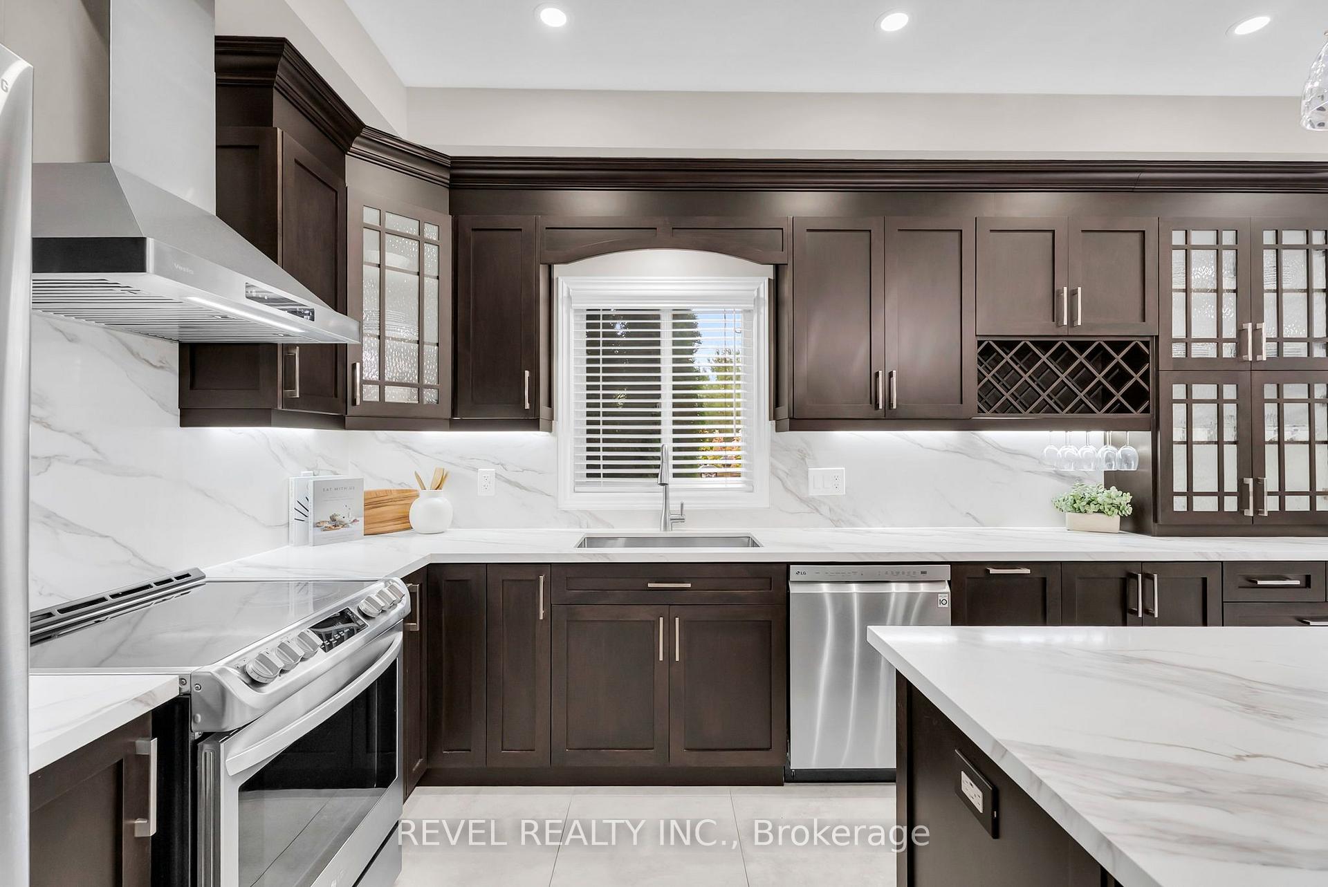 Photo 10 of 14 Devonleigh Drive, Amaranth, Rural Amaranth — HOMEH