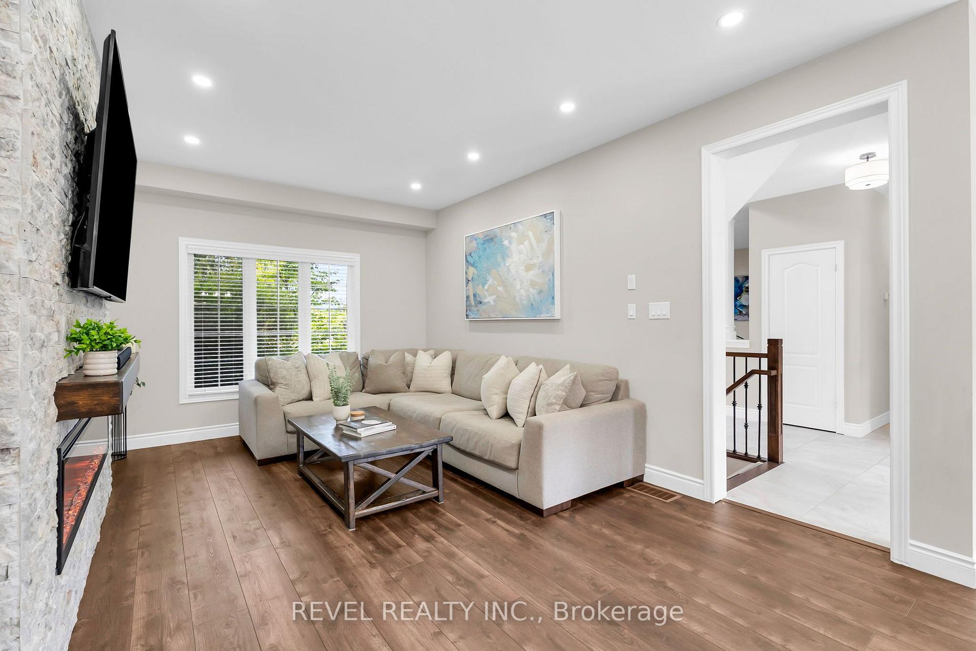 Photo 15 of 14 Devonleigh Drive, Amaranth, Rural Amaranth — HOMEH