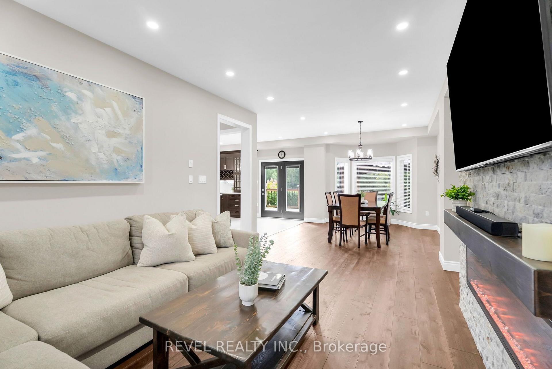 Photo 16 of 14 Devonleigh Drive, Amaranth, Rural Amaranth — HOMEH
