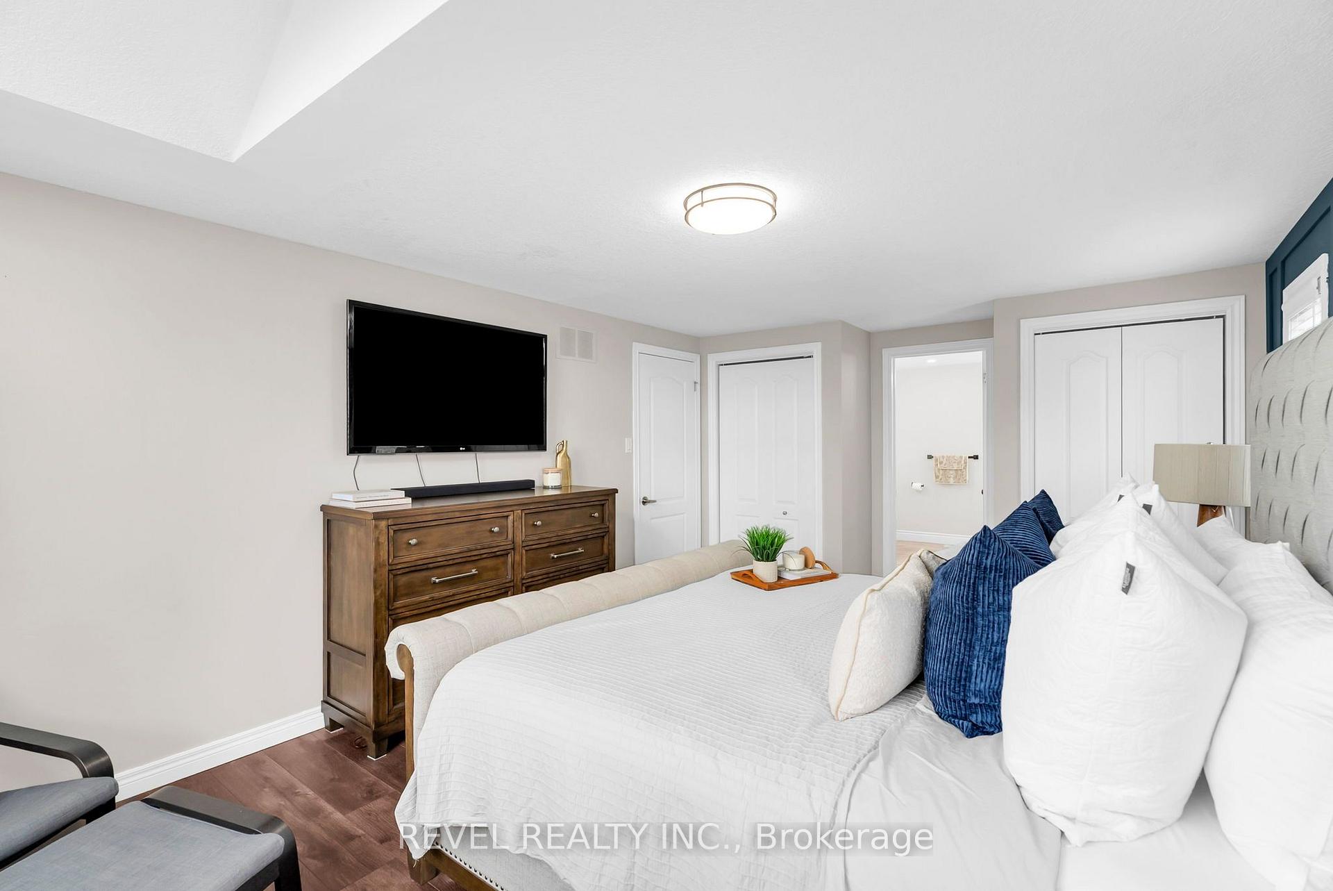 Photo 21 of 14 Devonleigh Drive, Amaranth, Rural Amaranth — HOMEH