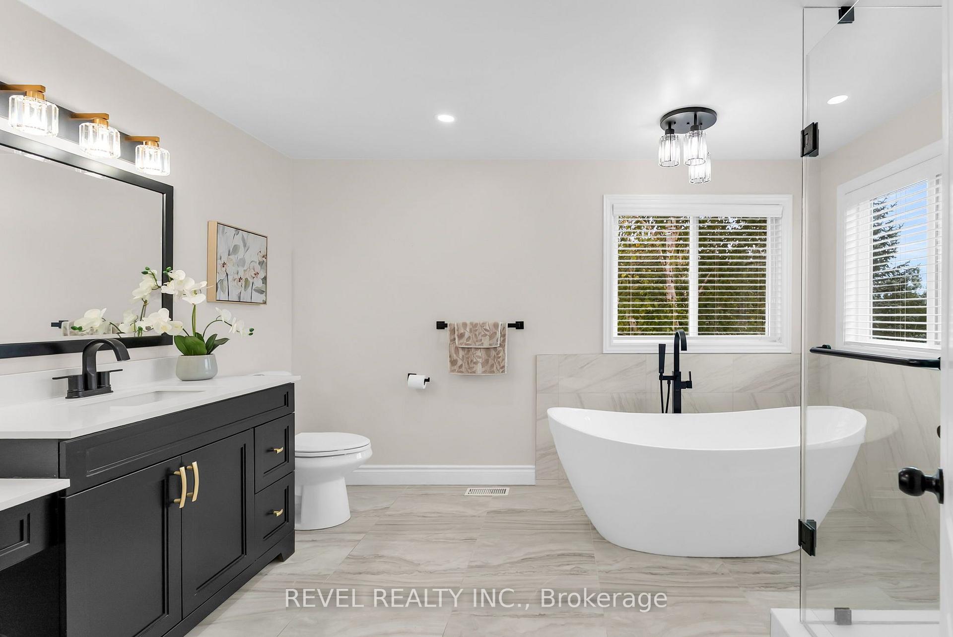 Photo 22 of 14 Devonleigh Drive, Amaranth, Rural Amaranth — HOMEH