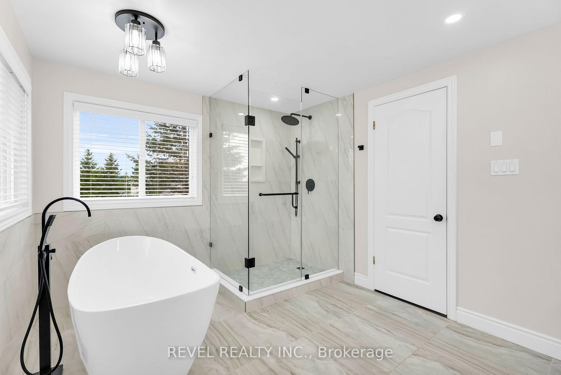 Photo 24 of 14 Devonleigh Drive, Amaranth, Rural Amaranth — HOMEH