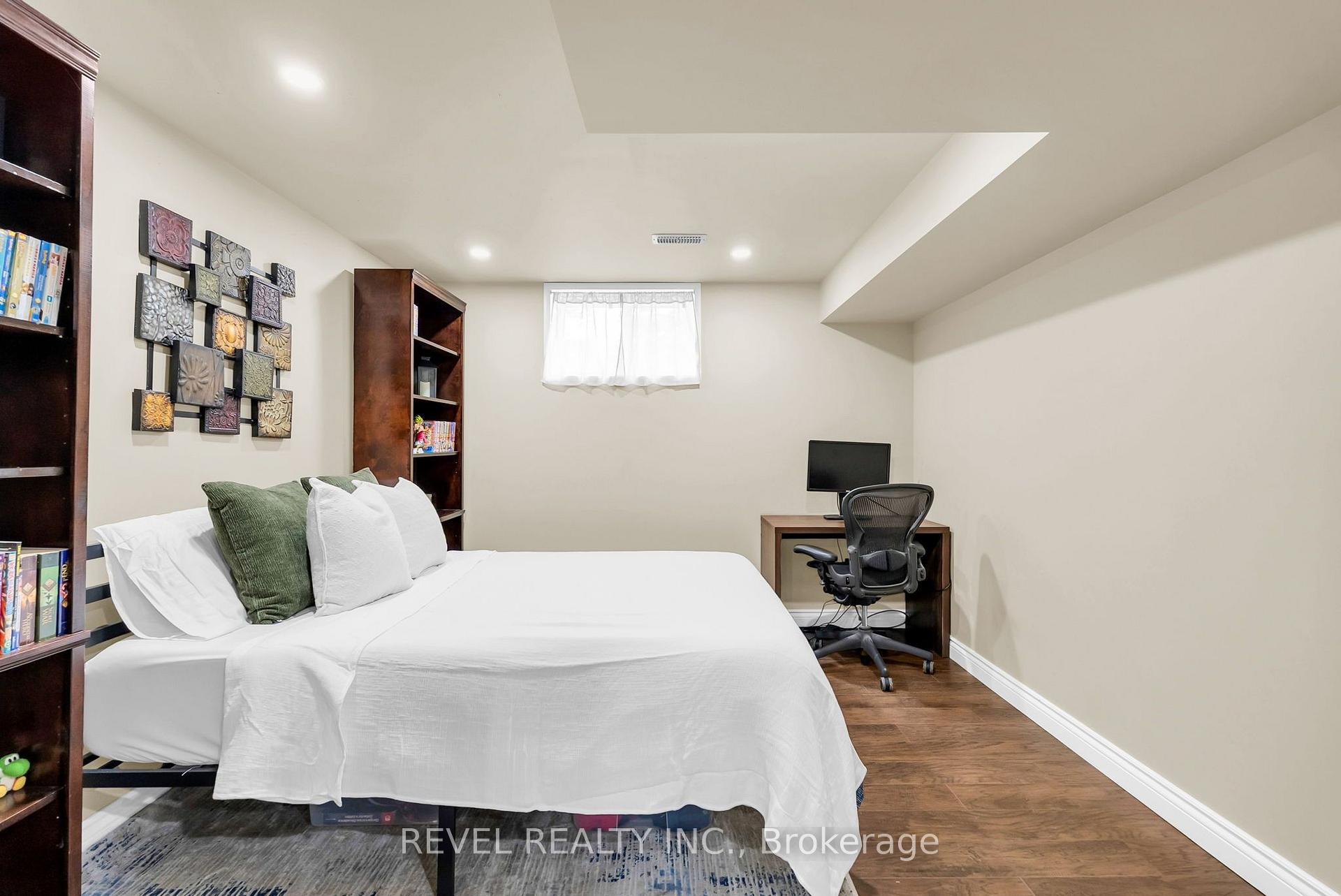 Photo 33 of 14 Devonleigh Drive, Amaranth, Rural Amaranth — HOMEH