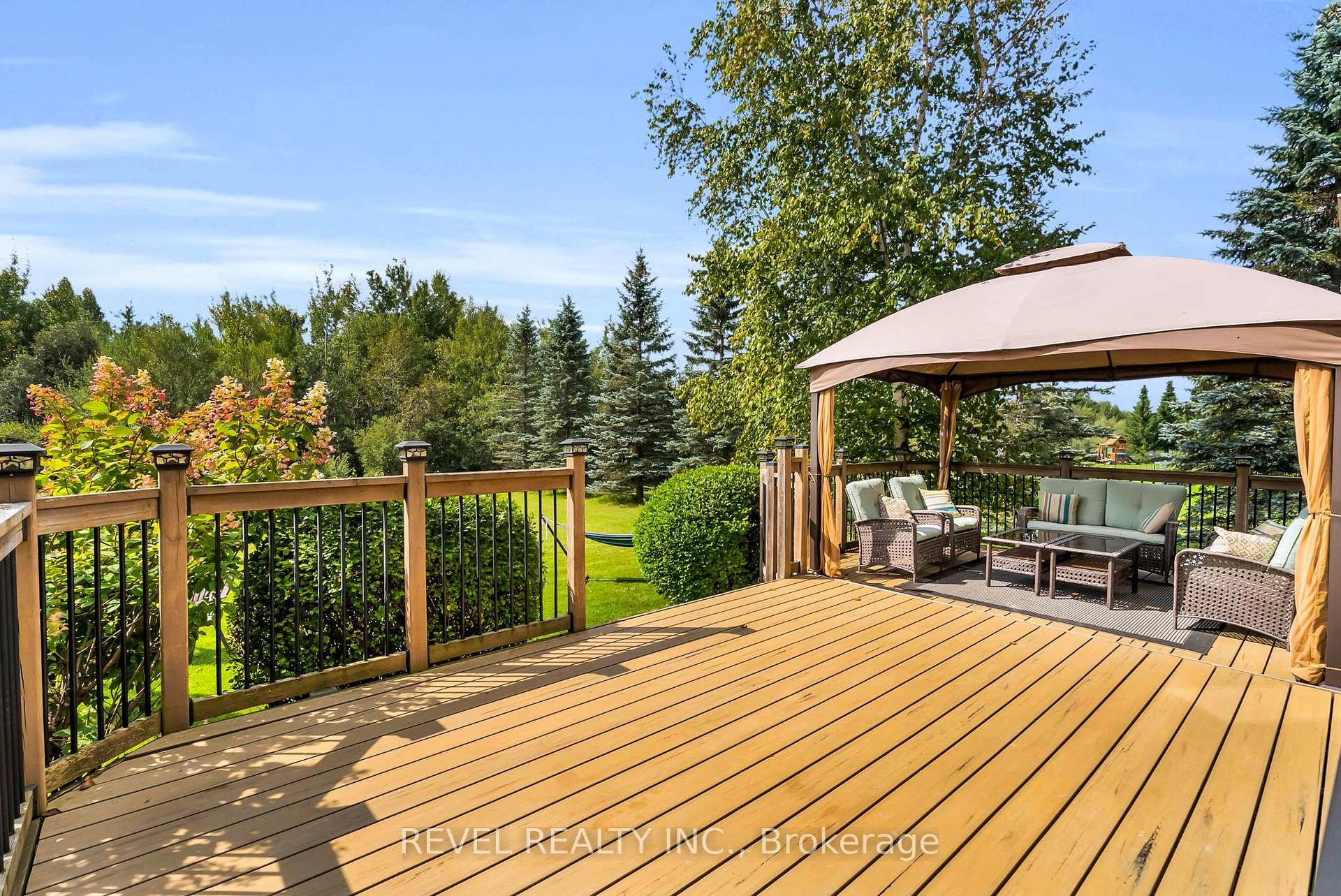 Photo 36 of 14 Devonleigh Drive, Amaranth, Rural Amaranth — HOMEH