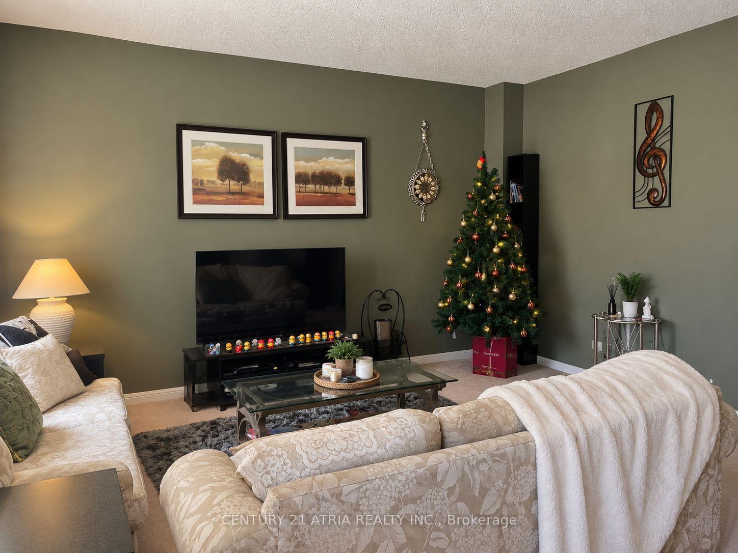 Photo 10 of 28 Interlacken Way, Markham, Unionville — HOMEH