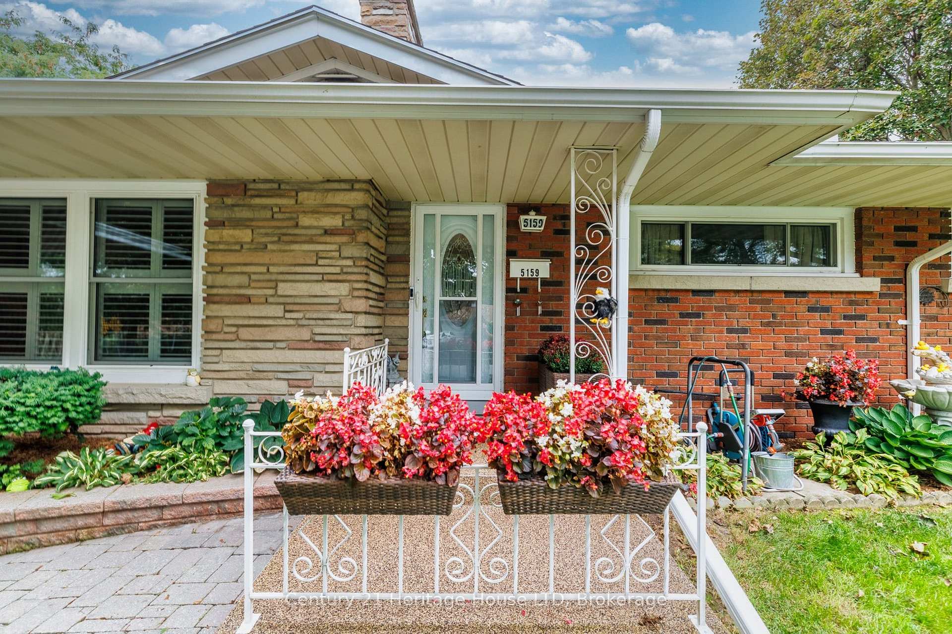 Photo 3 of 5159 Shirley Avenue, Niagara Falls, Cherrywood — HOMEH