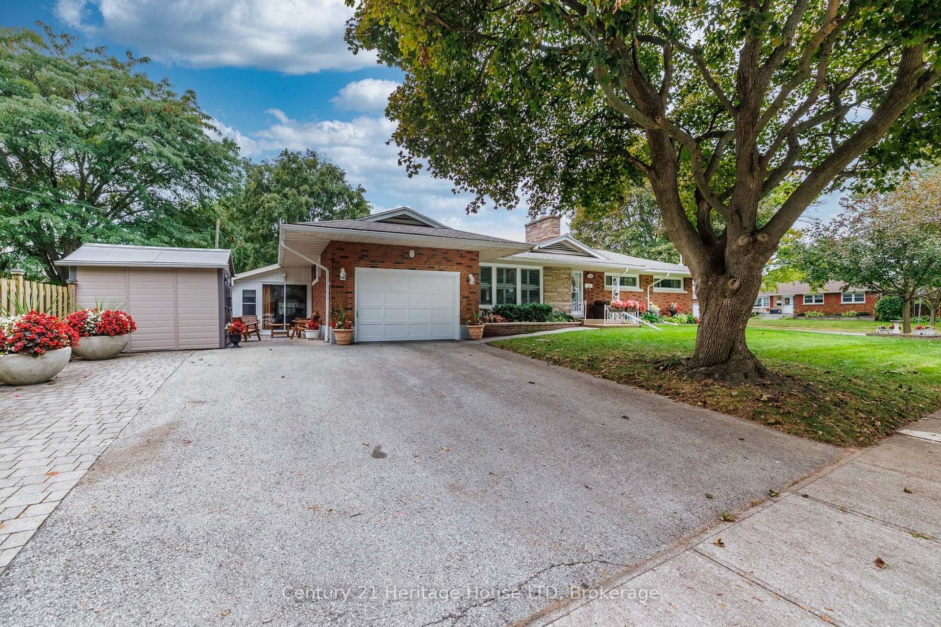 Photo 4 of 5159 Shirley Avenue, Niagara Falls, Cherrywood — HOMEH