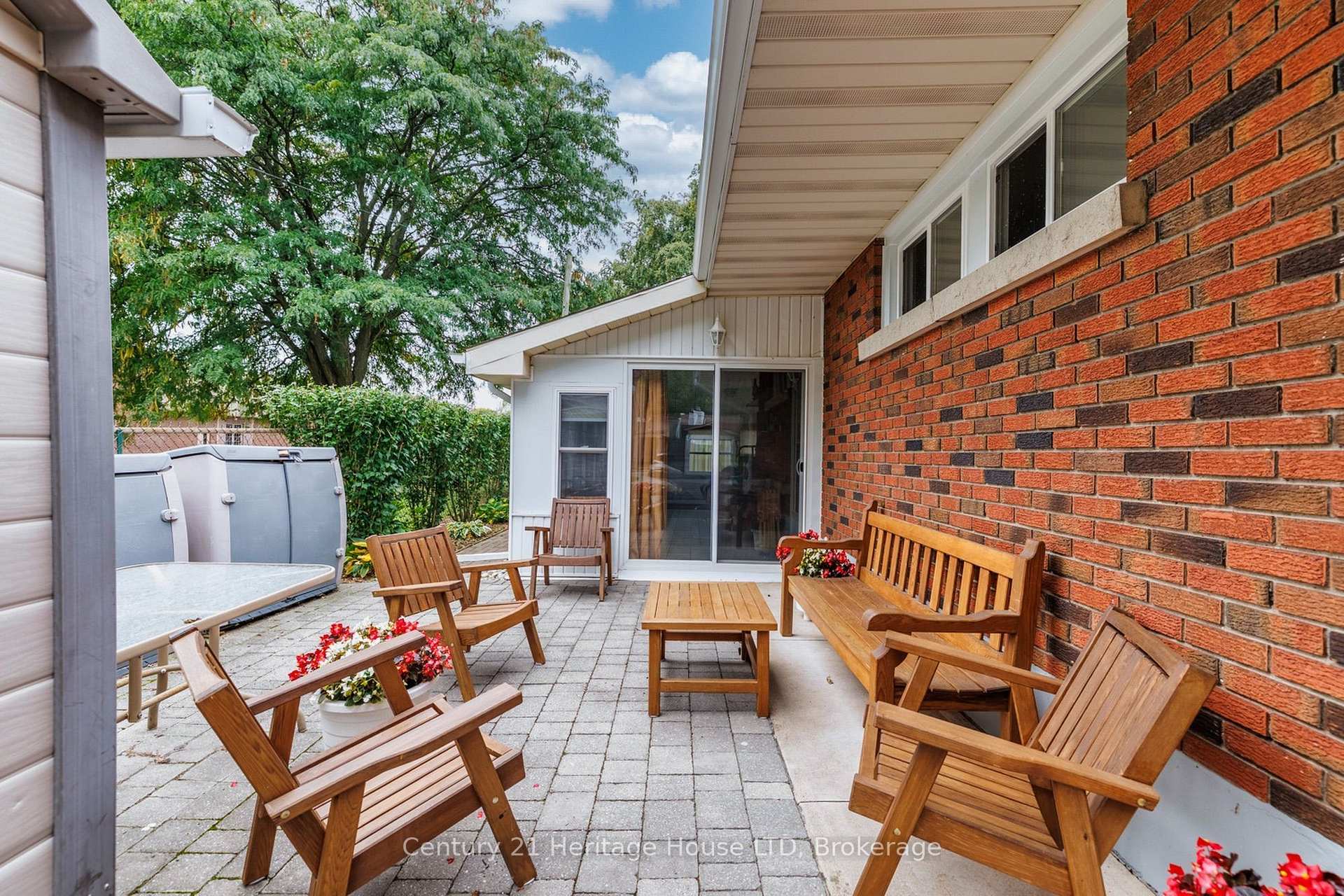 Photo 5 of 5159 Shirley Avenue, Niagara Falls, Cherrywood — HOMEH