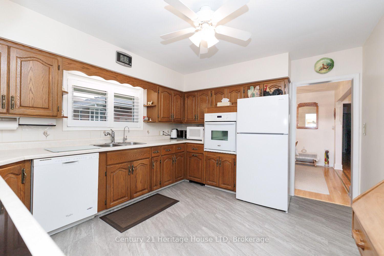 Photo 18 of 5159 Shirley Avenue, Niagara Falls, Cherrywood — HOMEH
