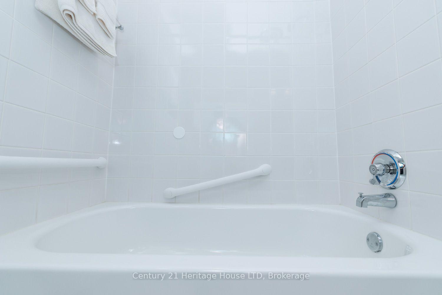 Photo 24 of 5159 Shirley Avenue, Niagara Falls, Cherrywood — HOMEH